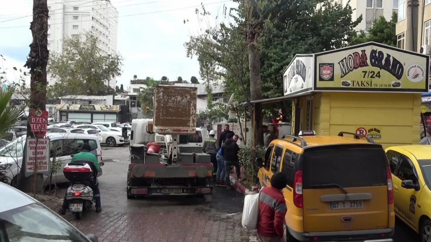 Bakımı yapıldığı sırada trafo patladı 2 çalışan yaralandı
