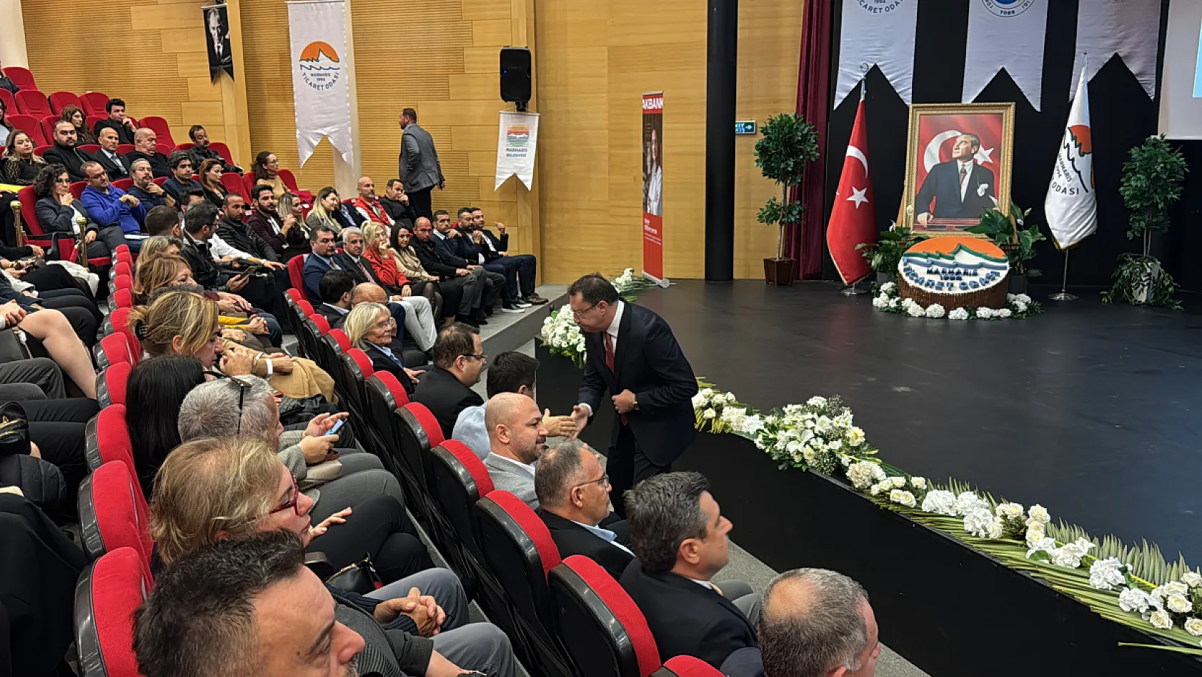 'Dünyaya Karşı Türkiye' konferansı Marmaris'te yapıldı