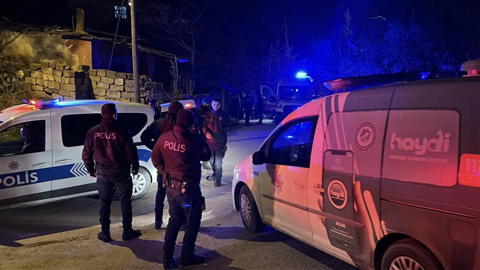 Akrabaların alacak verecek kavgası kanlı bitti: 5 yaralı