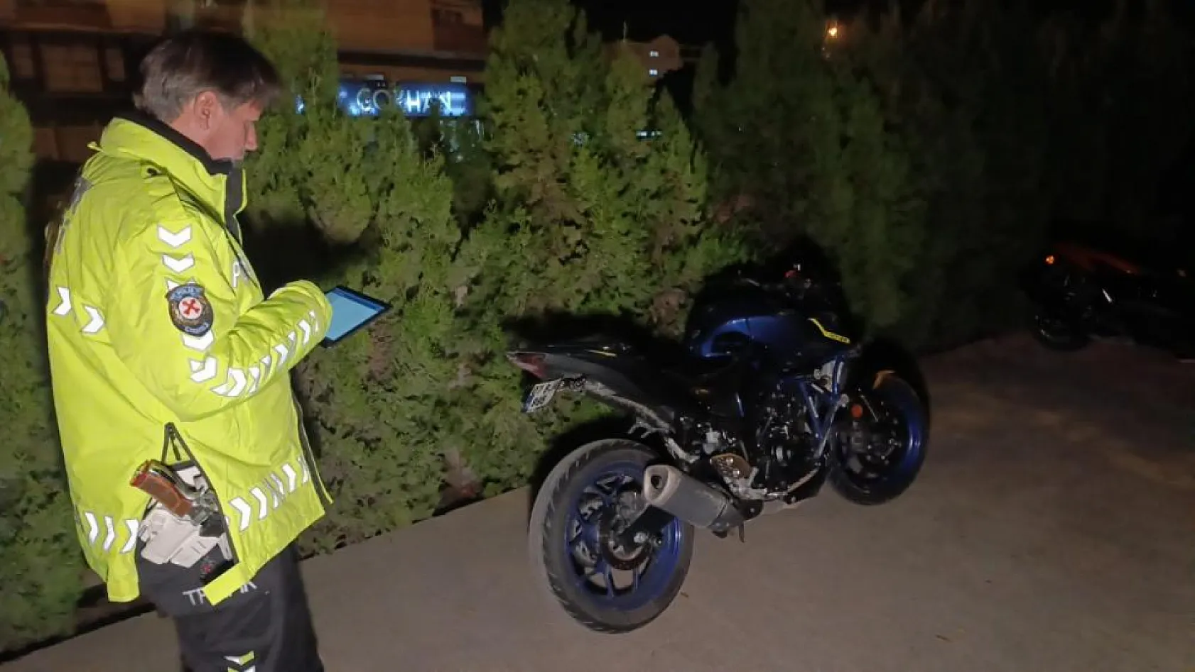 Kullandığı motosikletle sürüklenip ölümden döndü, acıyla feryat etti