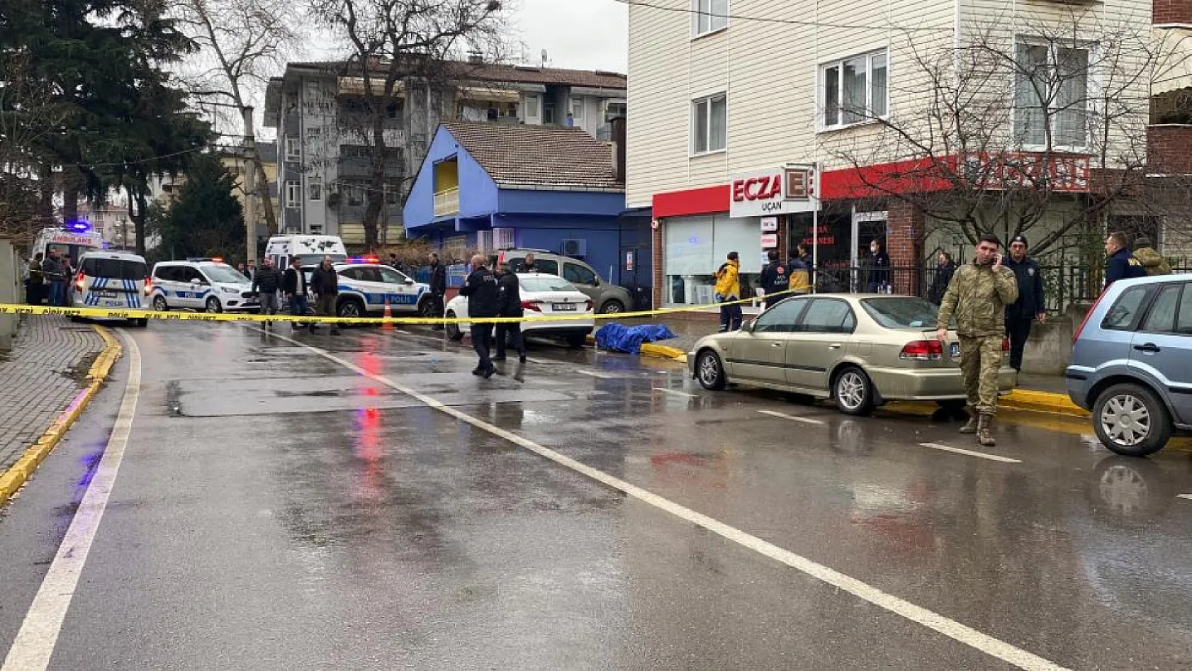 Uzman çavuş sokak ortasında hayatına son verdi