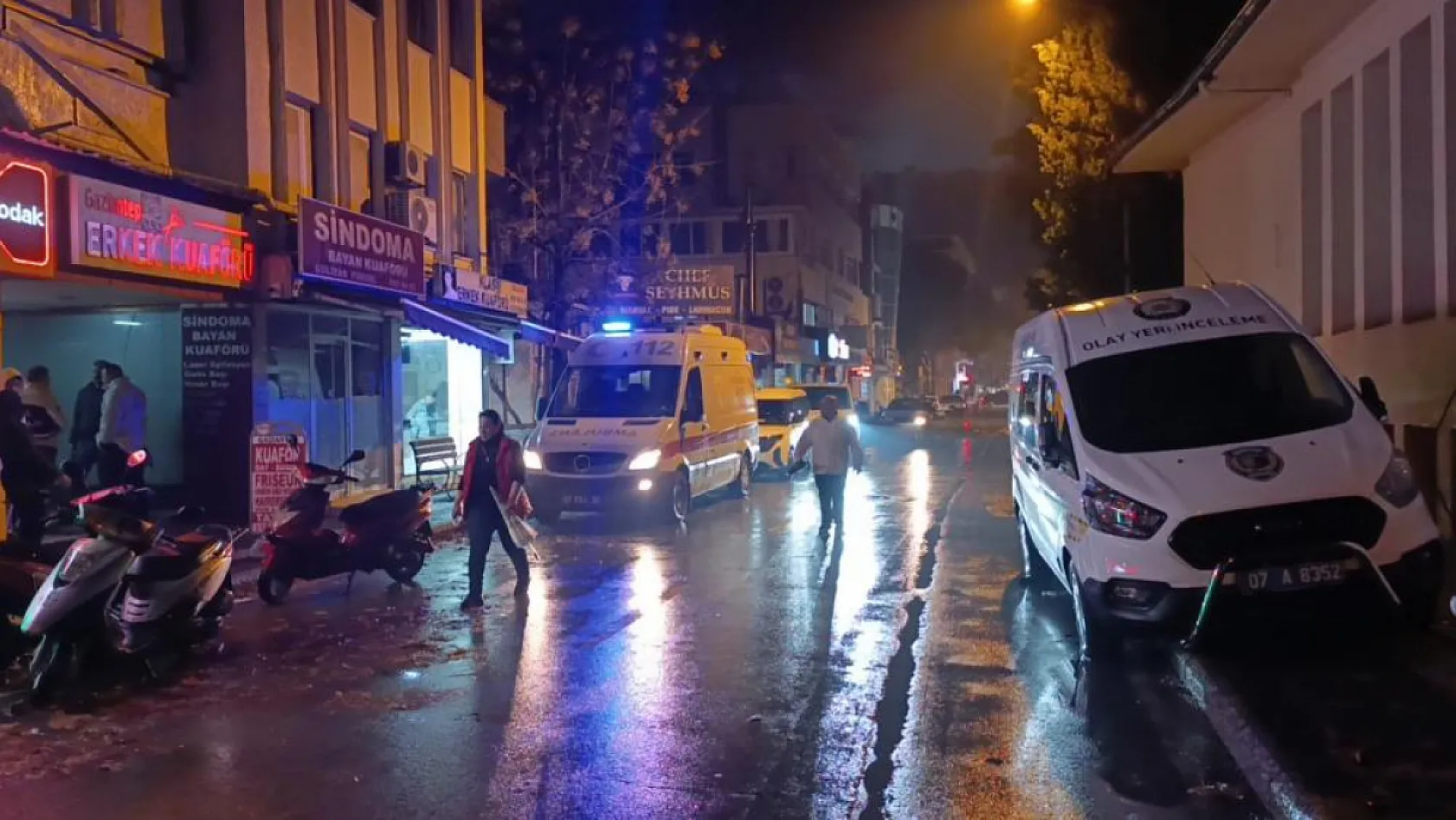 Pastane şefi tek başına yaşadığı evde ölü bulundu