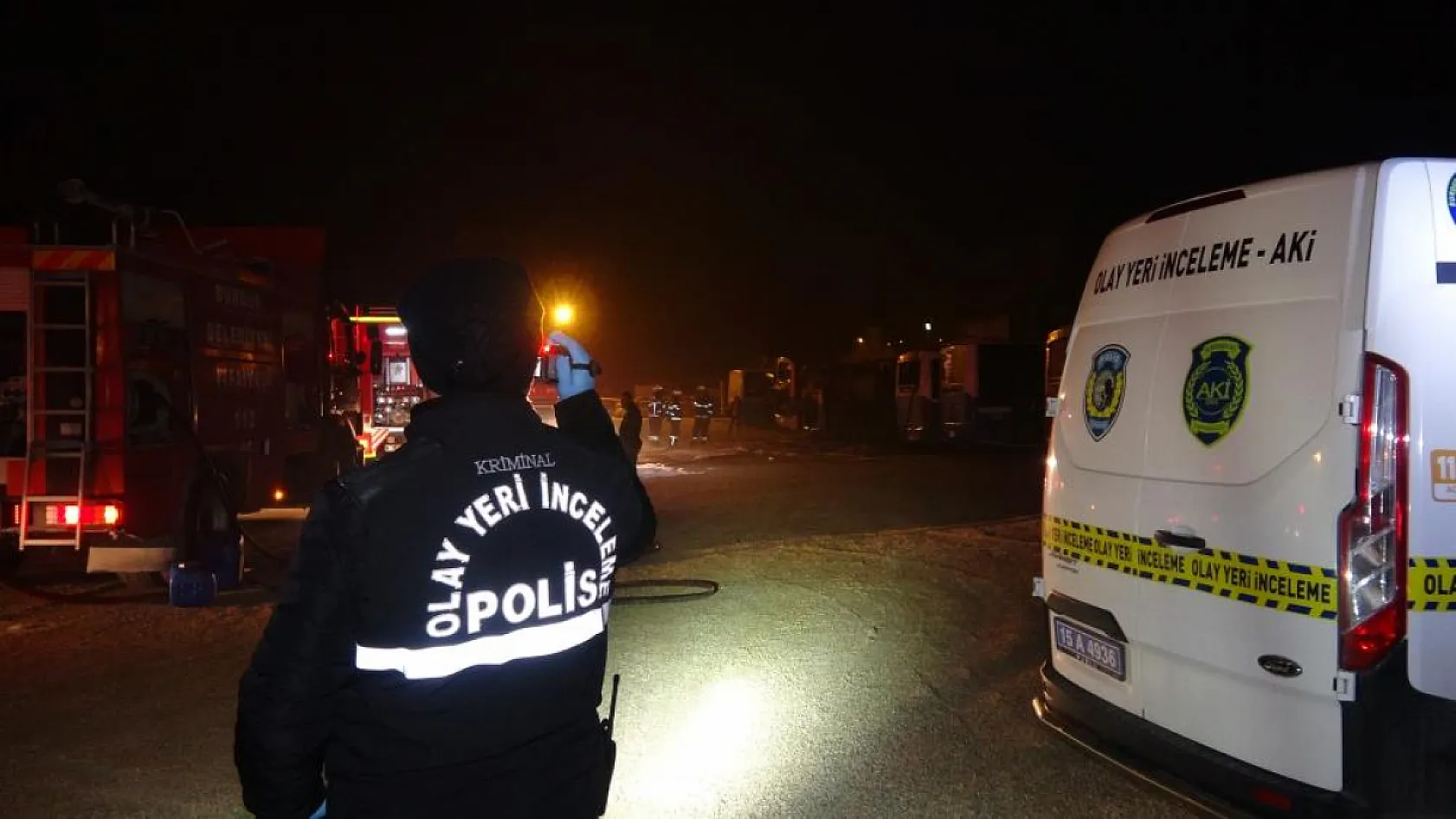 Feci yangın: 5 halk otobüsü alev alev yanarak hurdaya döndü
