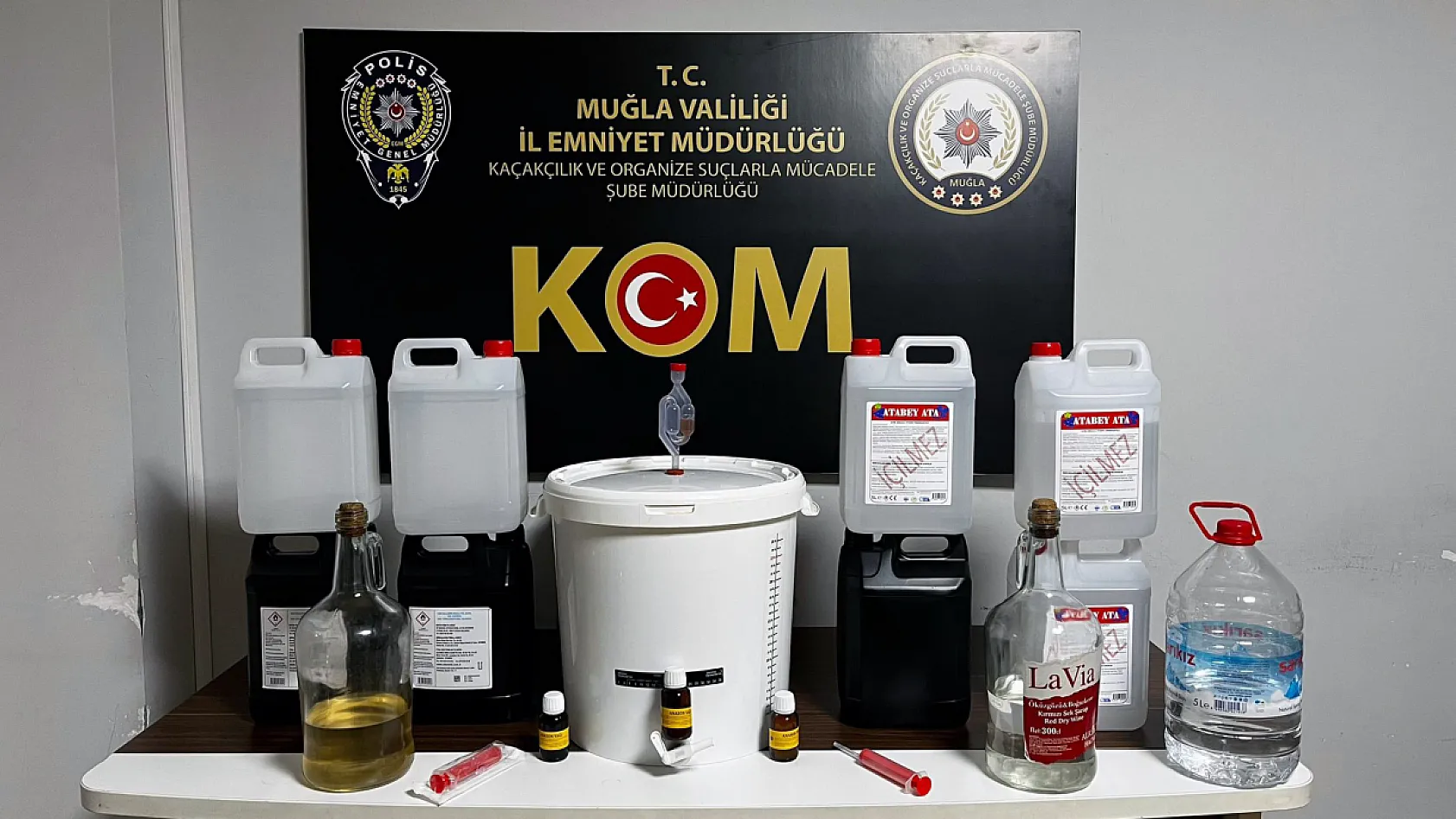 Muğla'da yılbaşı öncesi 1 ton kaçak alkol ele geçirildi