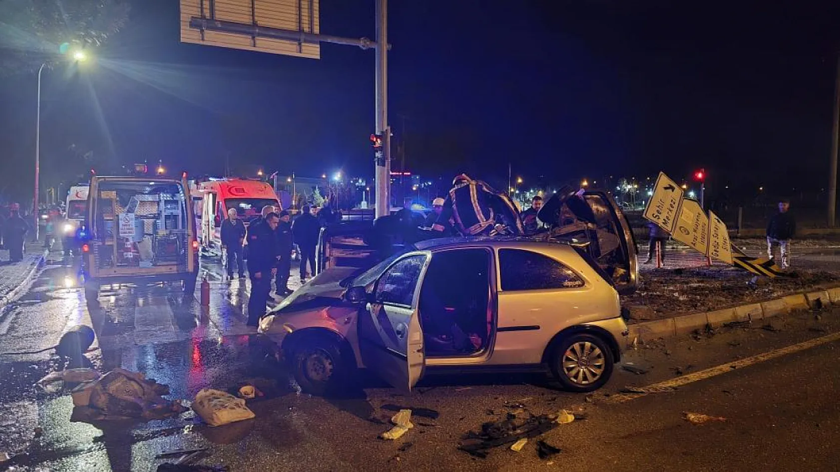 Feci kaza karı koca hayatlarını kaybetti