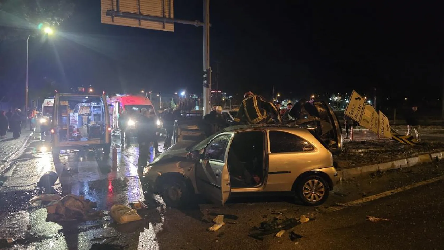 Feci kaza karı koca hayatlarını kaybetti