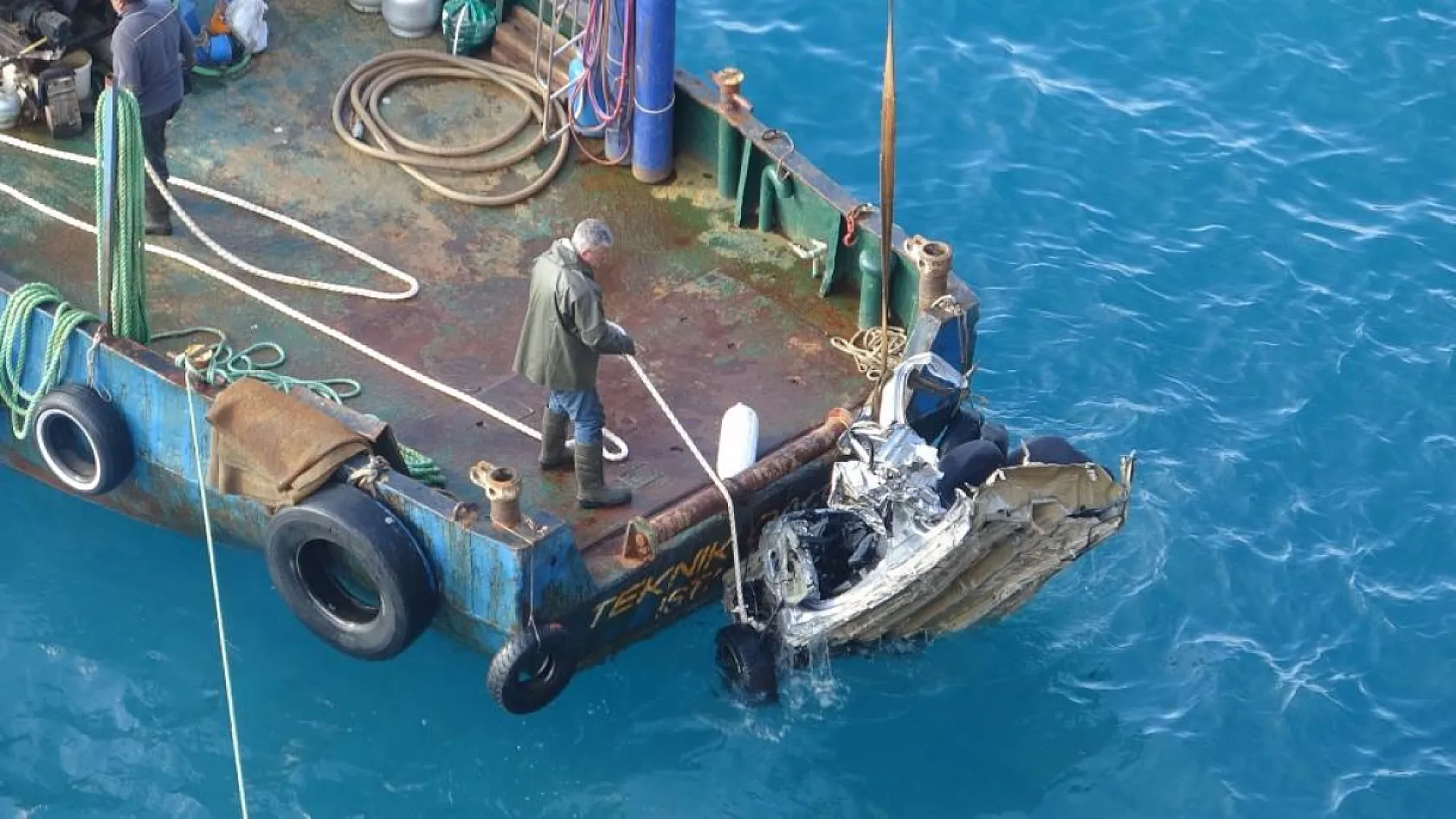 Falezlerden uçan araca ulaşıldı acılı baba konuştu: 'Araç bizim ancak araç diye bir şey kalmamış'