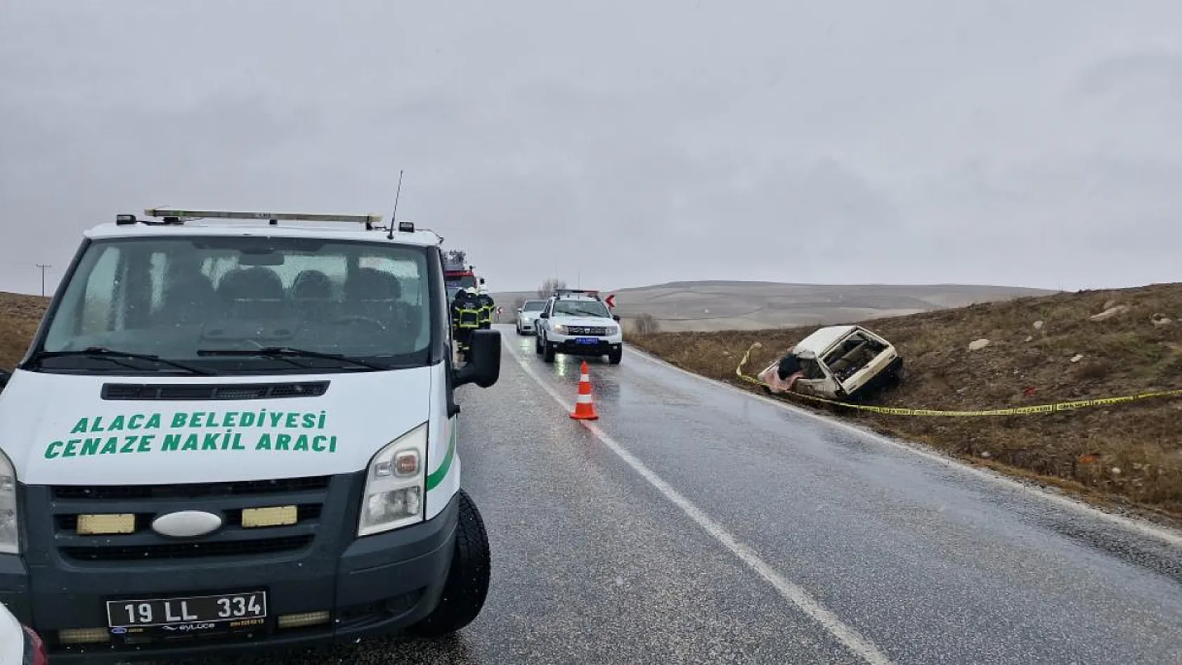Kamyon ile otomobil çarpıştı: 1 ölü, 1 yaralı
