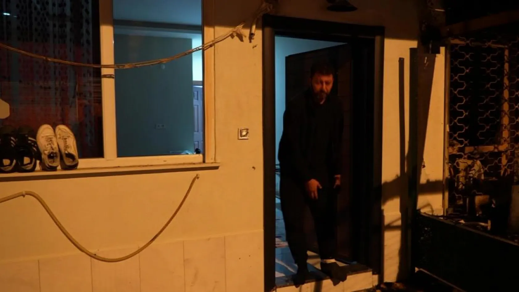 Spotçuda başlayan yangın apartmanı sardı: 1 ölü, 2 yaralı