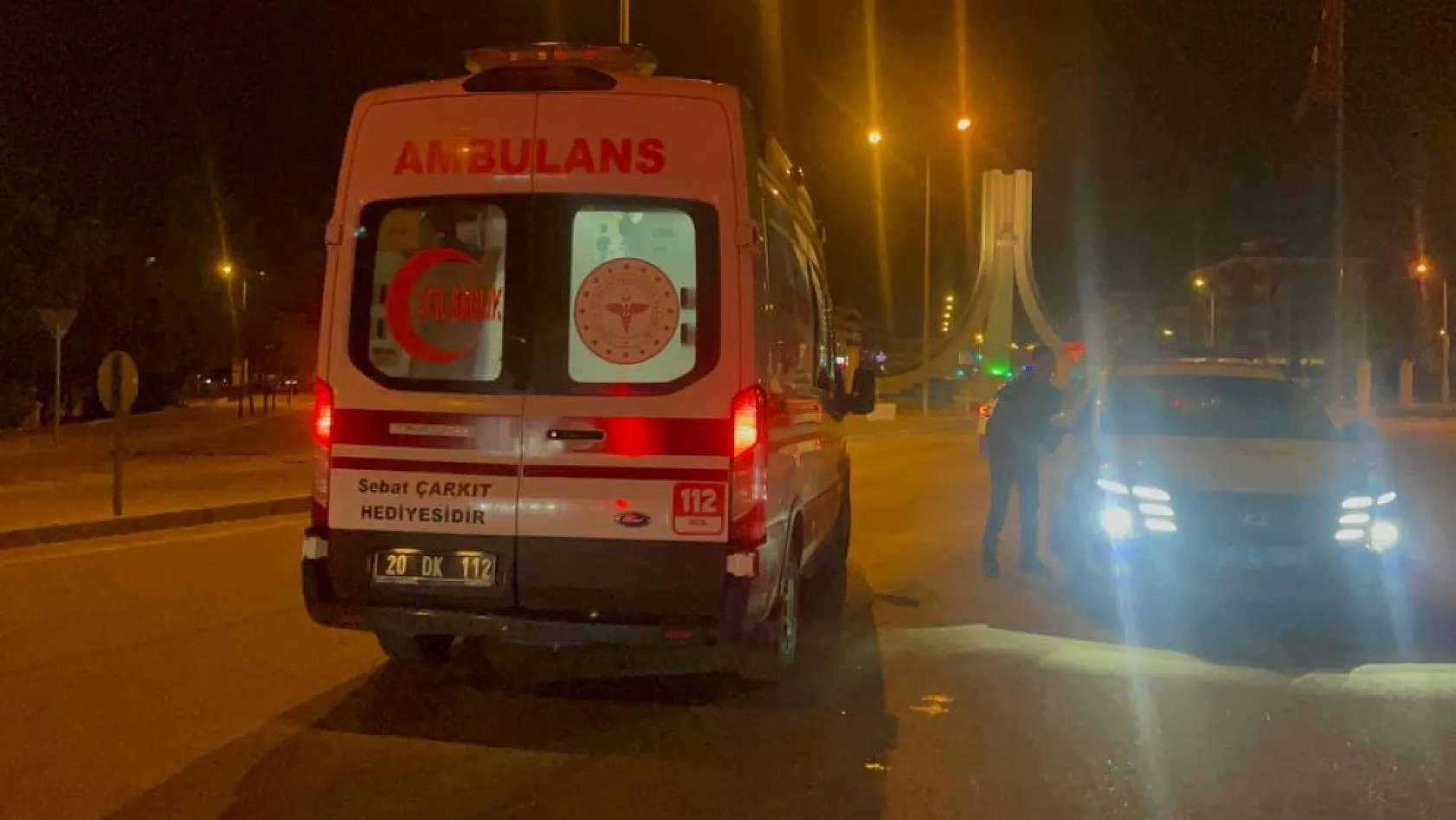 Komşular arasındaki yüksek sesle müzik dinleme tartışması kanlı bitti: 2 yaralı