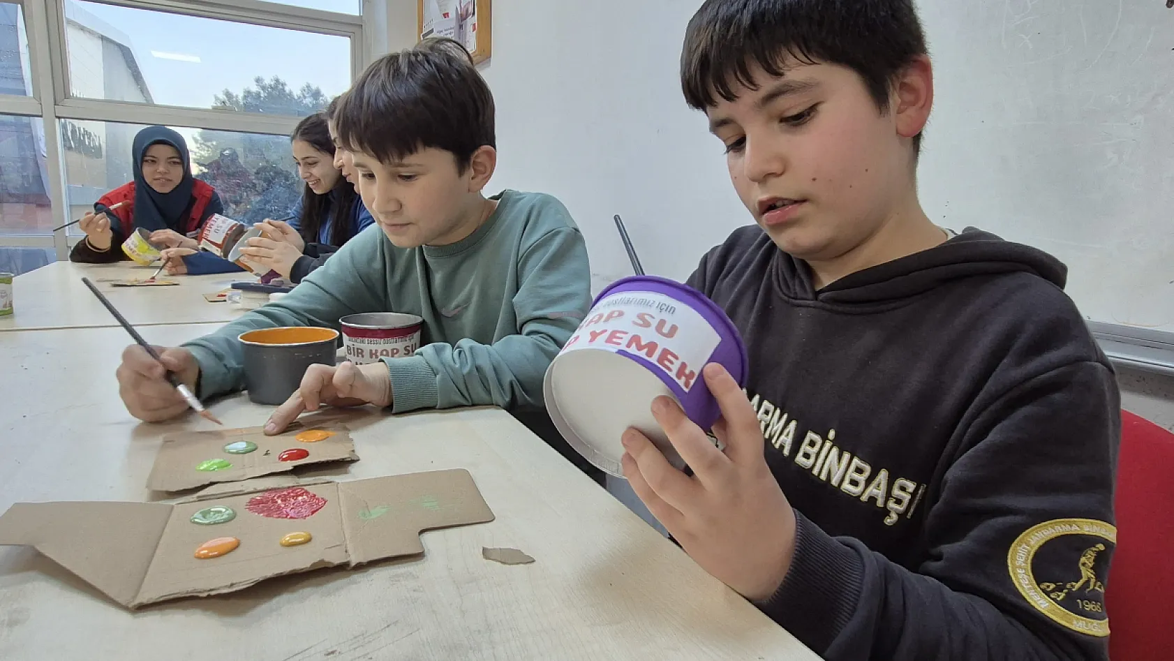 Muğla'da gönüllü gençlerden örnek davranış