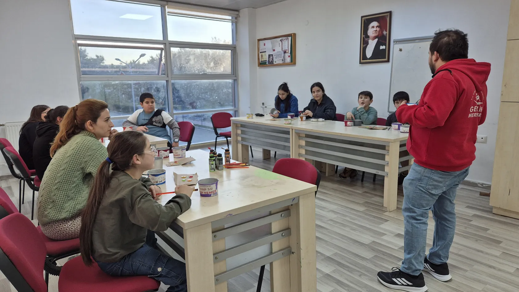 Muğla'da gönüllü gençlerden örnek davranış