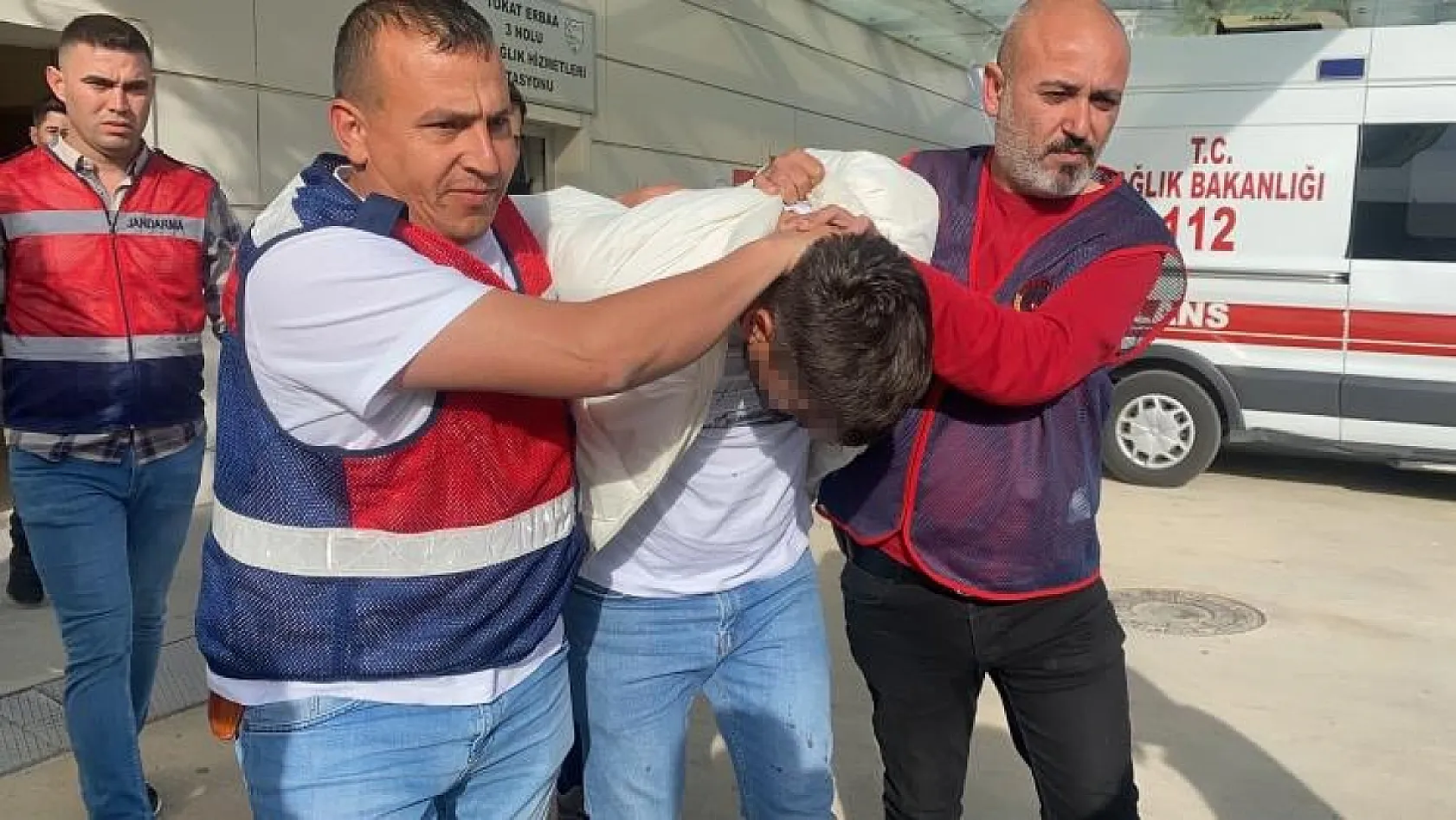 Bir sivilin öldüğü 5'i asker 6 kişinin yaralandığı olayda dikkat çeken tüp detayı
