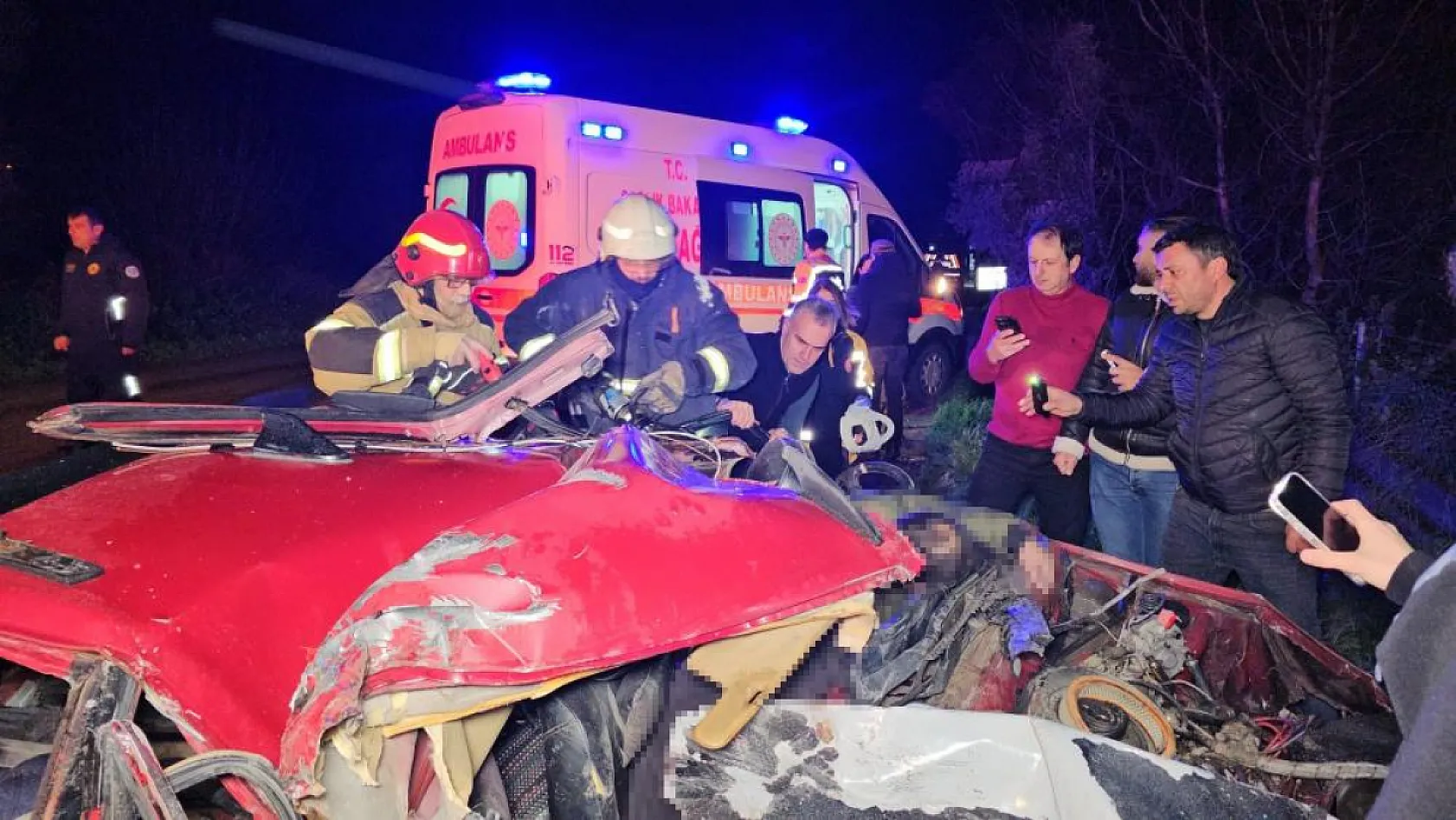 Otomobil ile tırın çarpıştığı kazada 1 kişi hayatını kaybetti