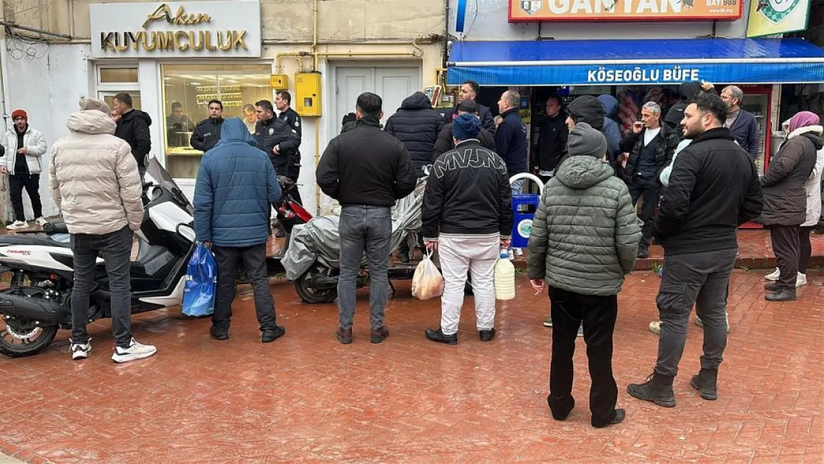 Şahıslar arasında çıkan kavga kanlı bitti