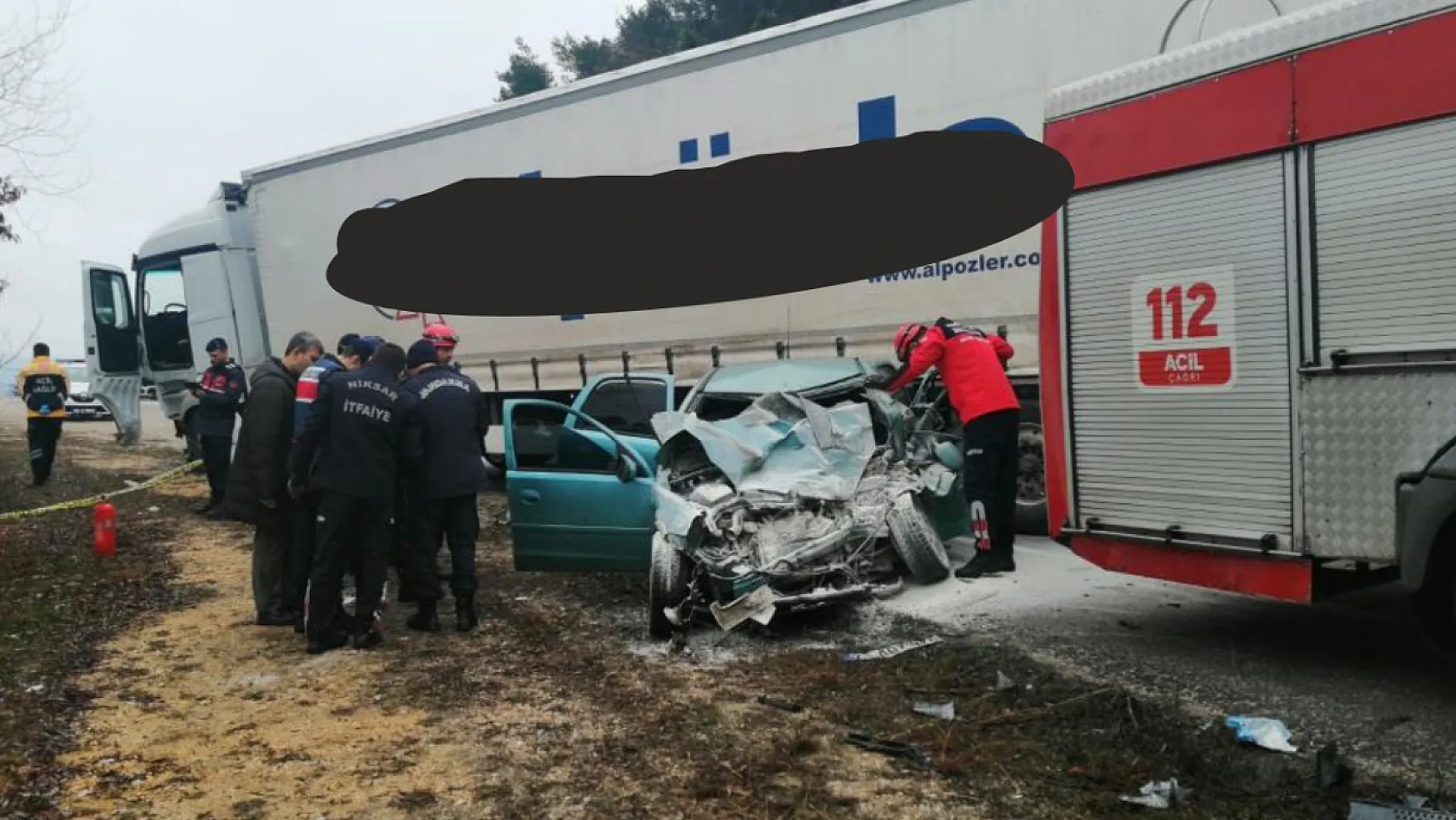 Tıra çarpan Opel marka otomobil 2 kişiye mezar oldu