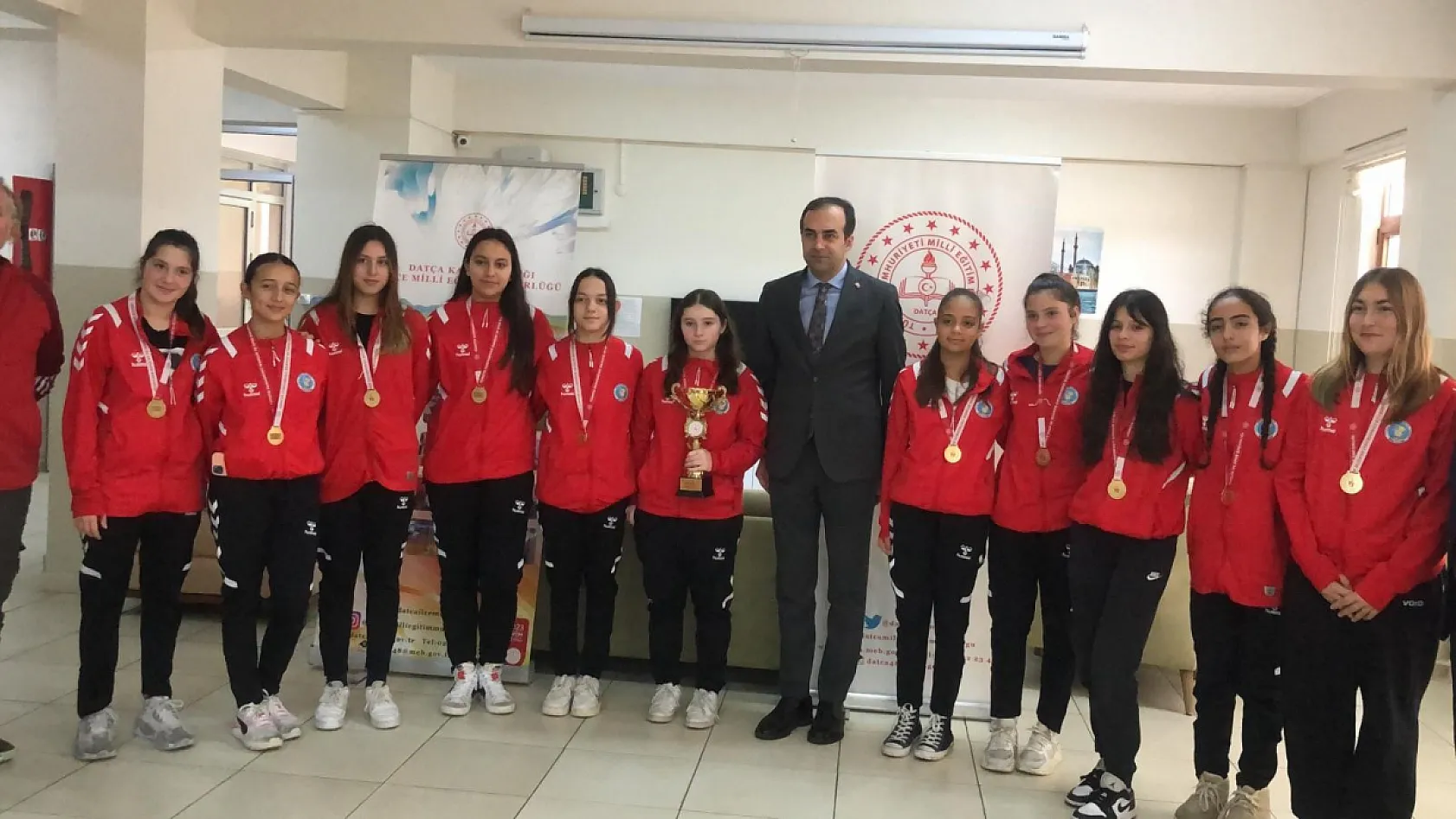 Datça'da başarılı öğrenciler ödüllendirildi