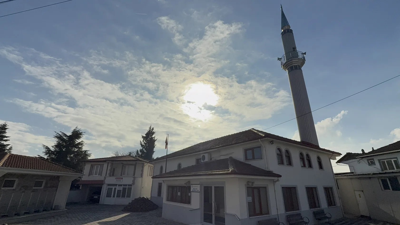 Yabancı turisti camide ağırladı, turist sosyal medyadan teşekkür etti