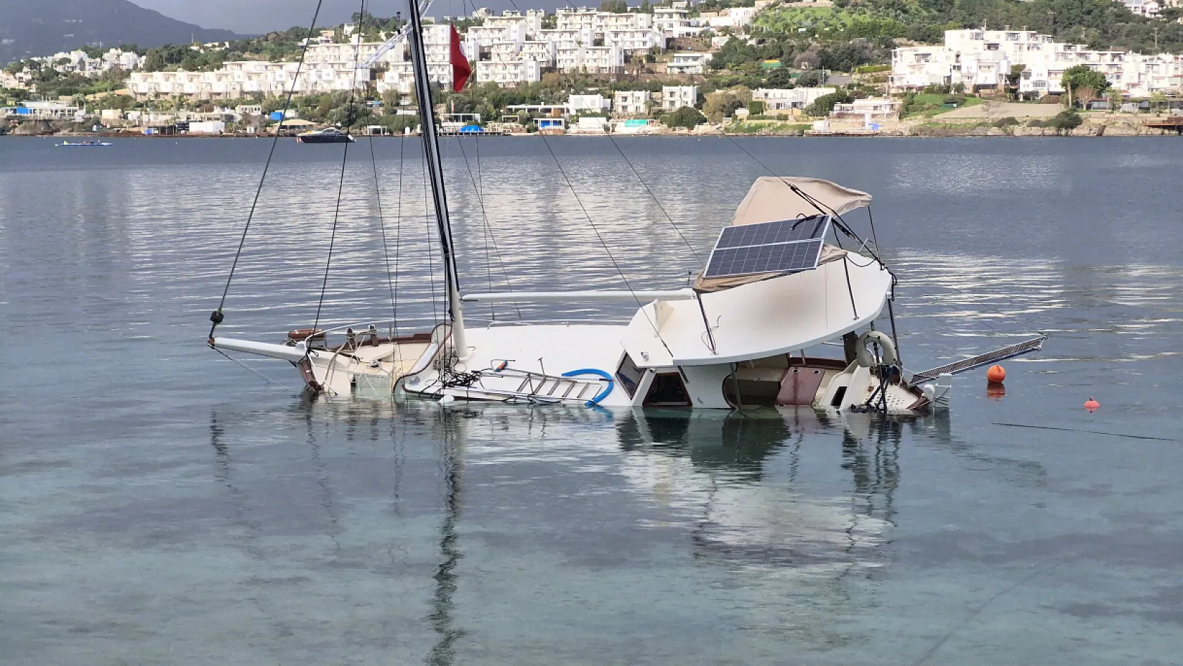 Bodrum Bitez Koyu'nda tekne battı
