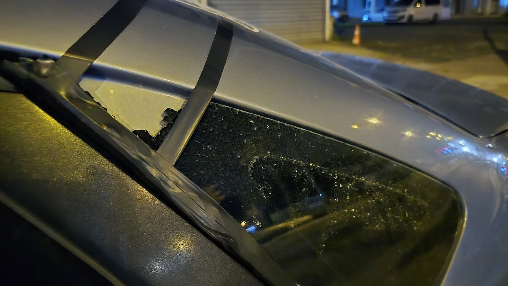 Muğla'da kırmızı ışıkta bekleyen araçlara saldırı iddiası
