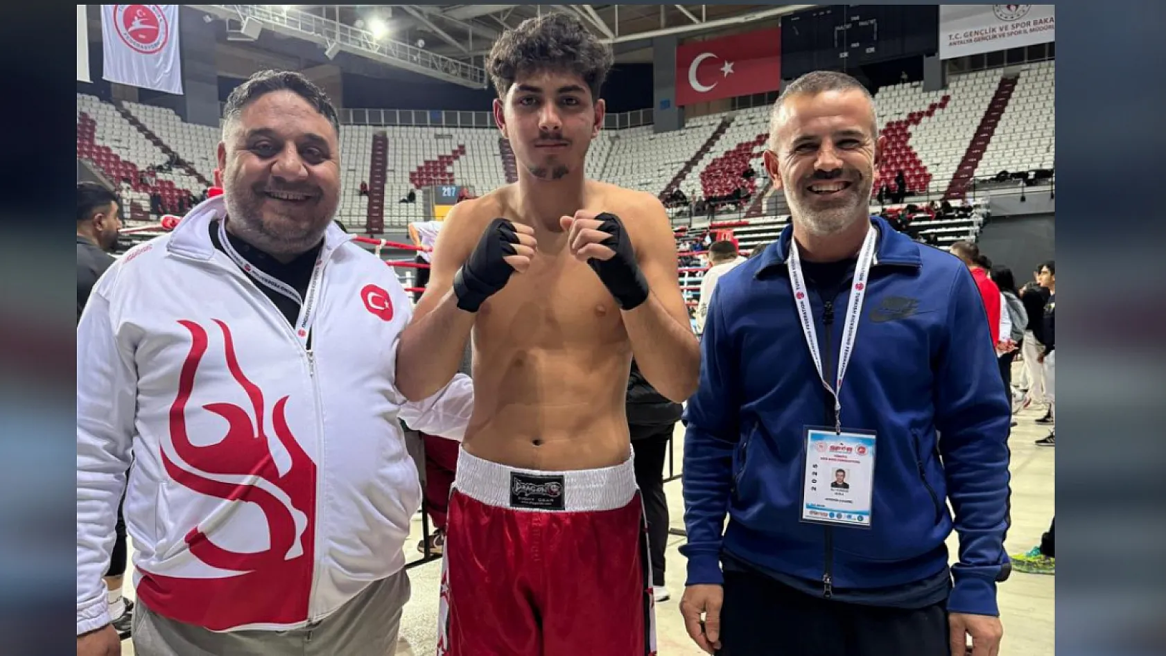 Fethiyeli sporcu Kick Boks'ta Türkiye üçüncüsü oldu