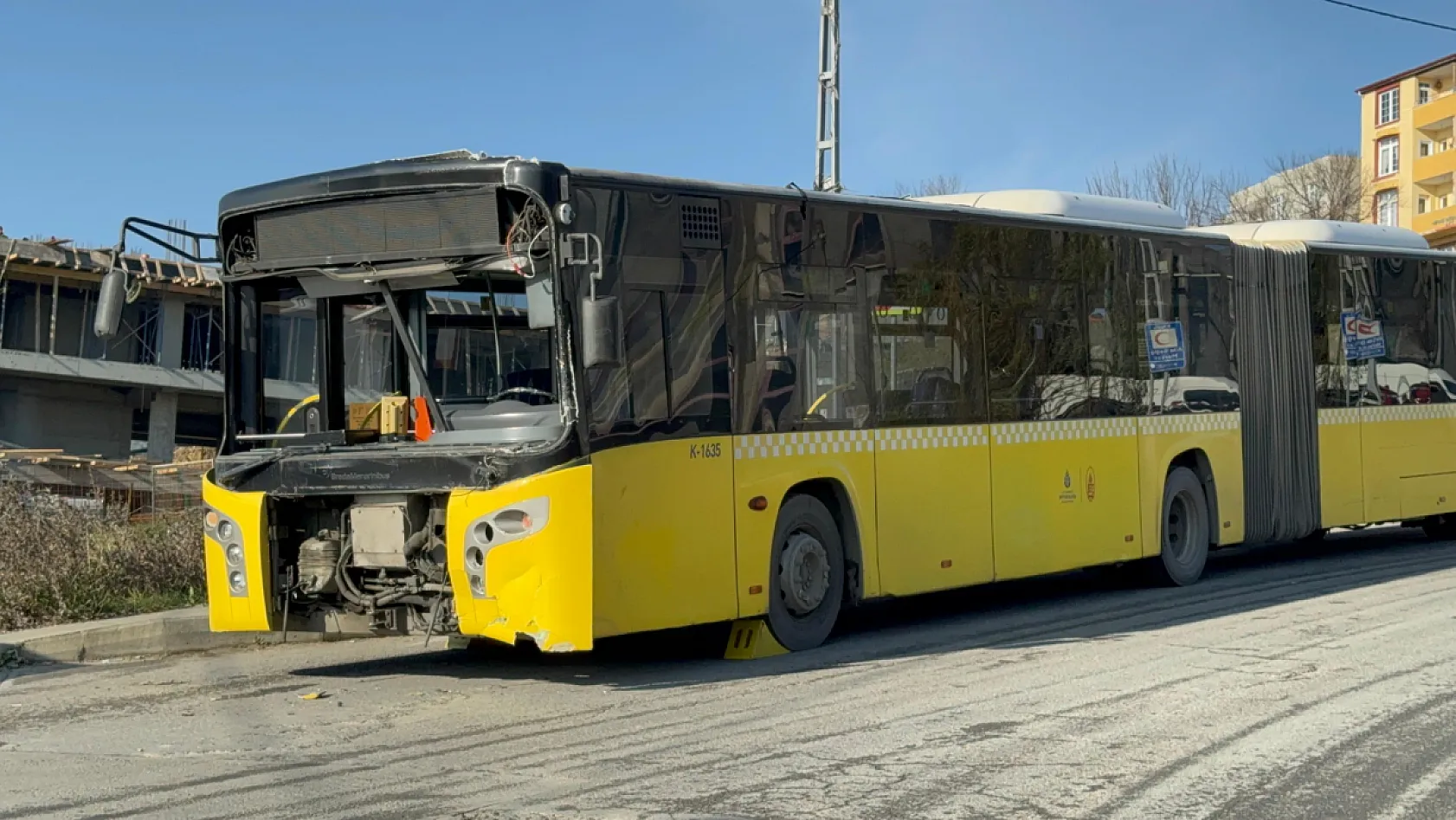 İETT otobüsleri kazaya karıştı: 4 yaralı