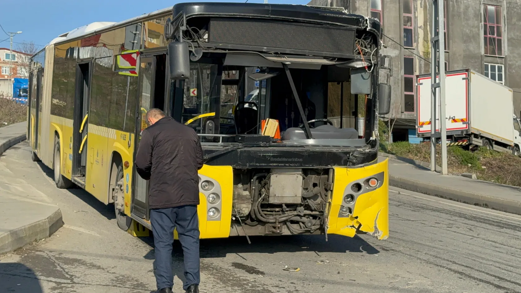 İETT otobüsleri kazaya karıştı: 4 yaralı