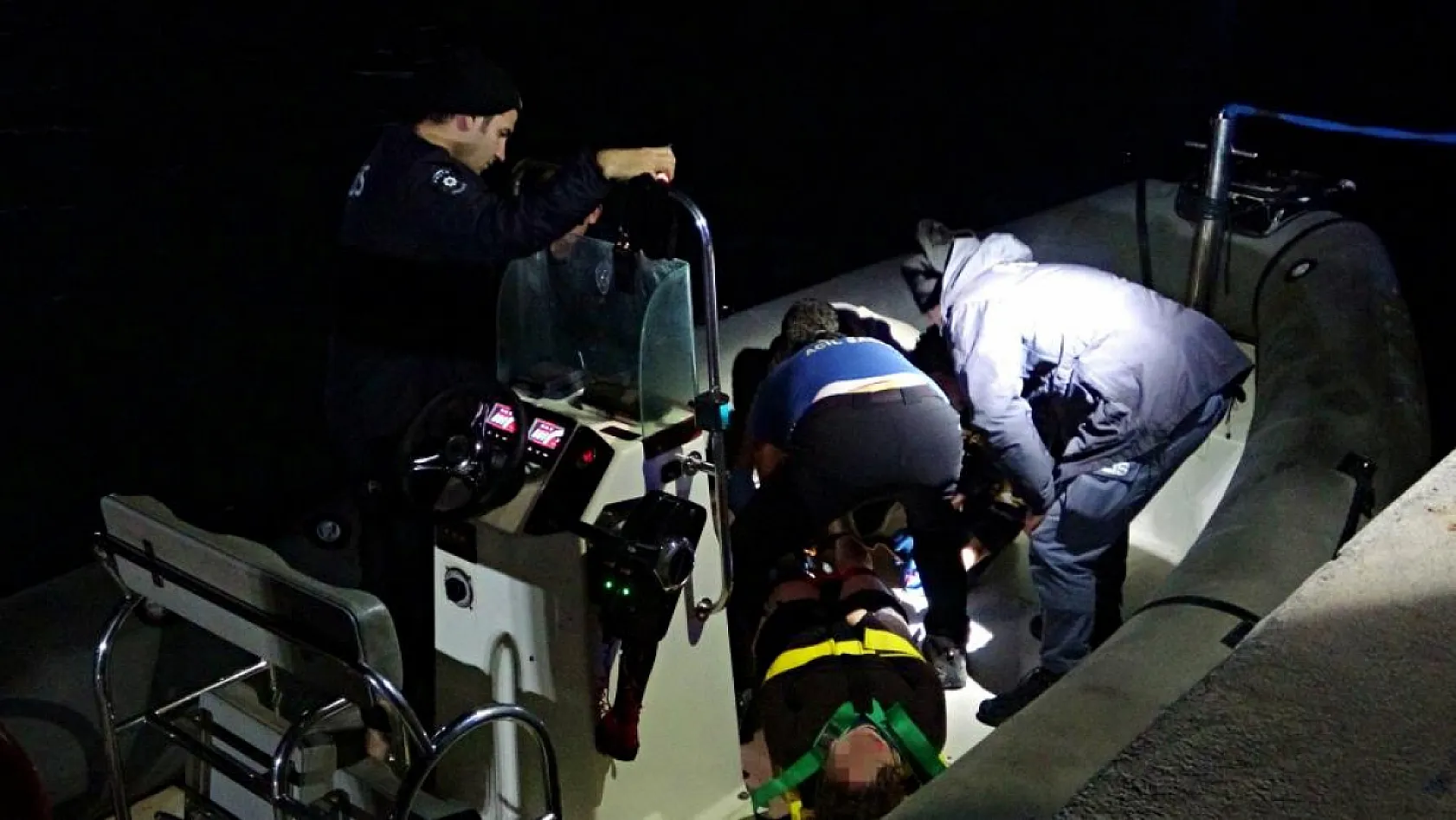 Antalya'da bir gencin cansız bedeni bulundu, acılı anne '18'e bunun için mi girdi' diyerek gözyaşlarına boğuldu