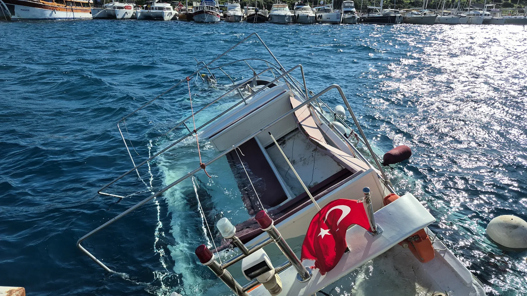 Muğla'da motoryat sulara gömüldü
