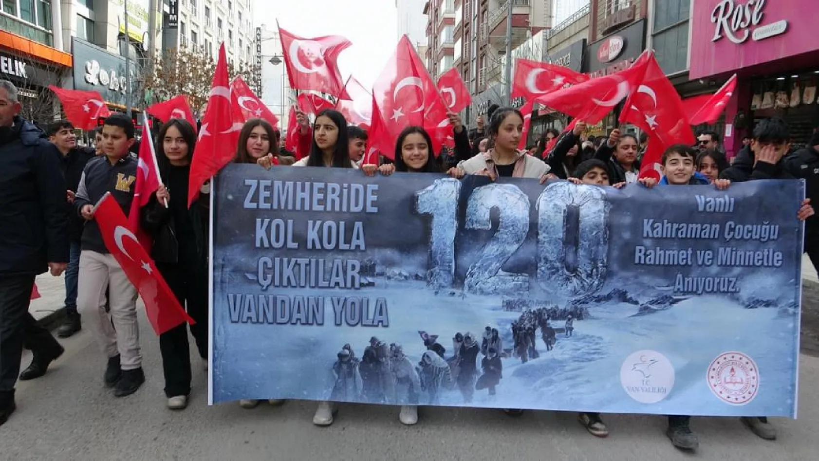 1'inci Dünya Savaşı'nın Kahraman Çocukları: 120 Çocuk, Kış Şartlarında Hayatlarını Feda Etti