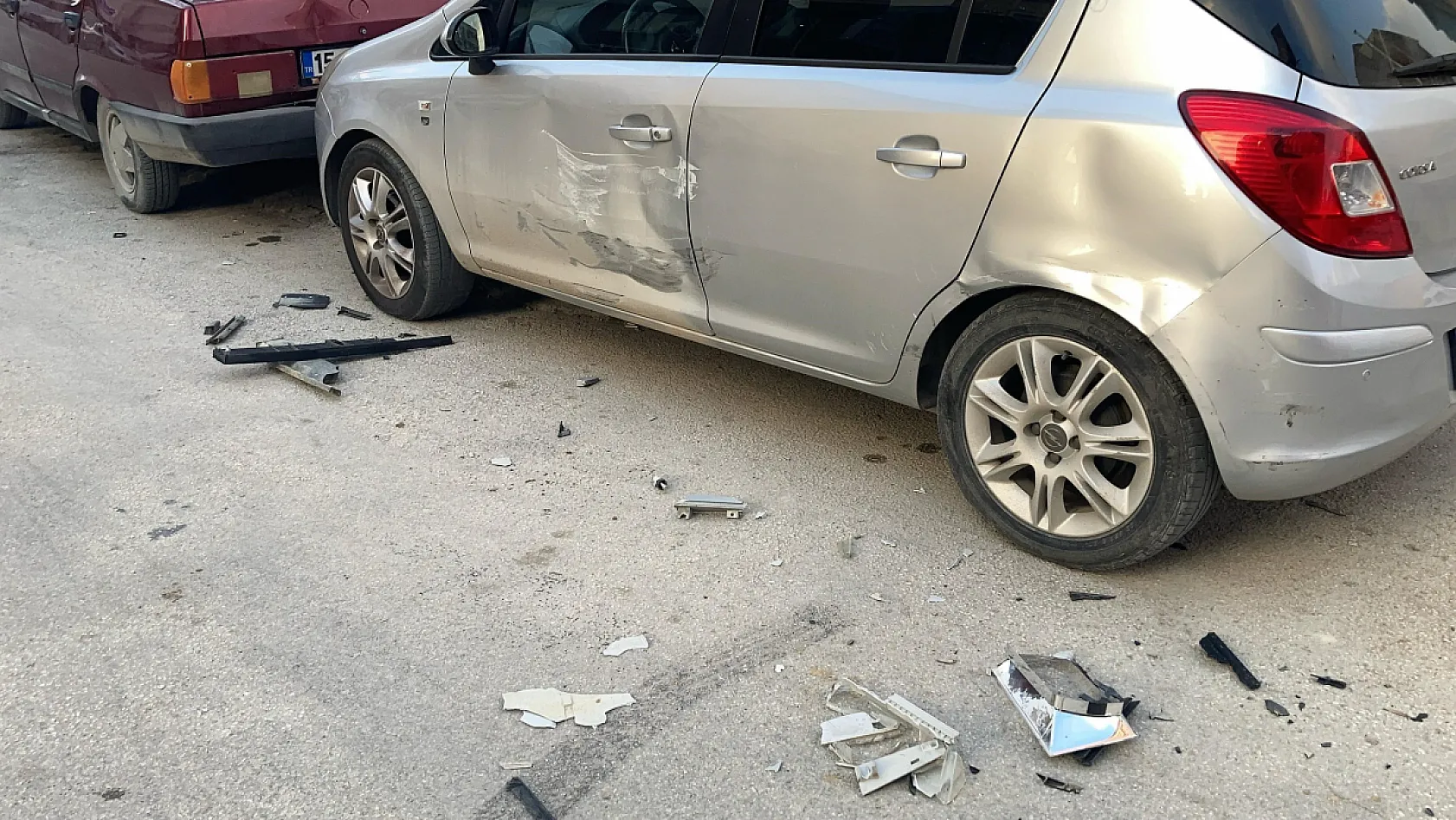 Polisleri peşine takıp 4 aracı hurdaya çeviren şüphelinin 41 suç kaydı çıktı