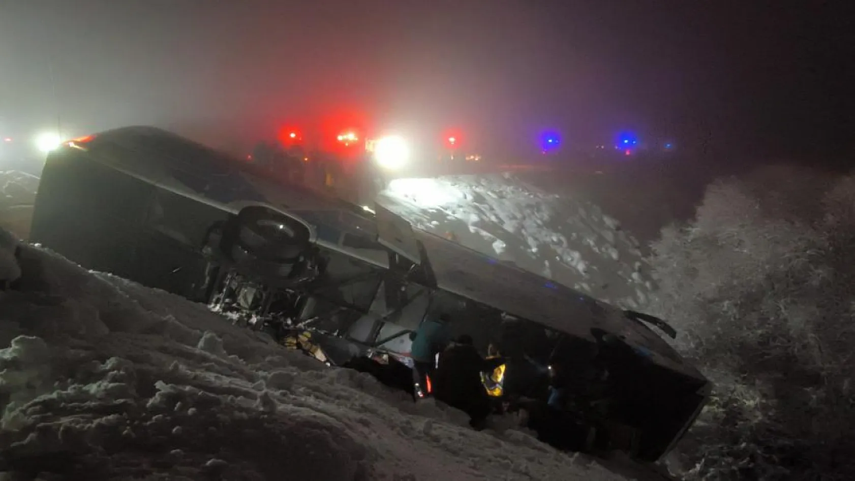 Bingöl'de Yolcu Otobüsü Devrildi: 5 Ölü, 31 Yaralı