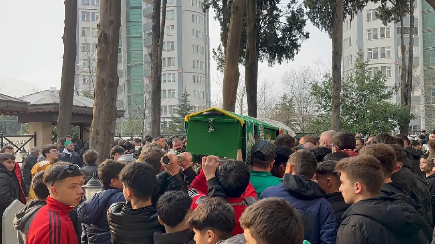 Lise öğrencilerine çarpıp kaçtı! Şoke eden alkol bahanesi