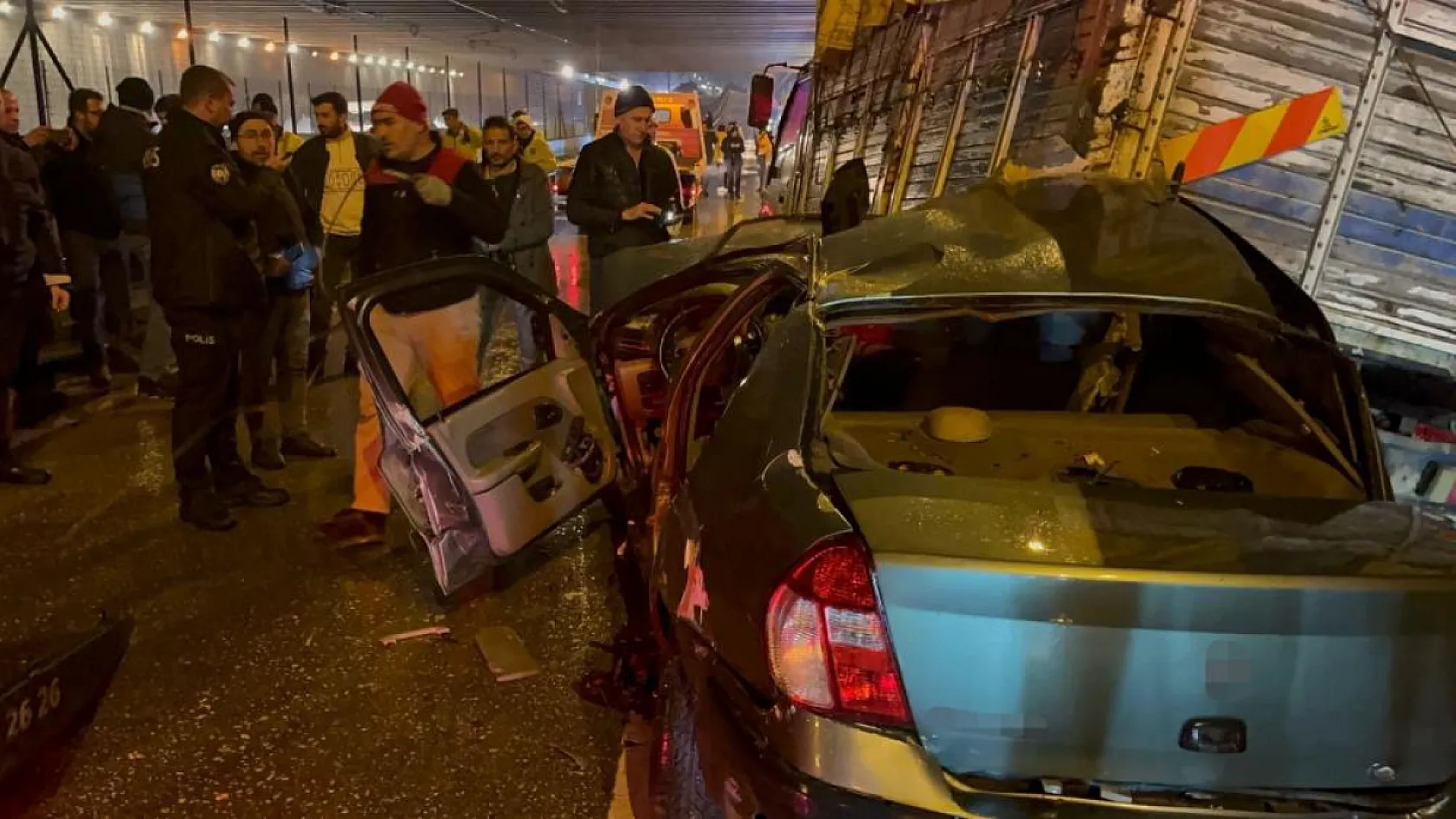 Alkollü sürücü alt geçitte facia yarattı! 1 ölü, 4 yaralı