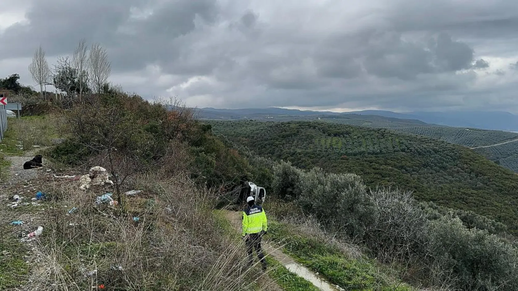 Uçurumdan uçtu araçtan burnu bile kanamadan çıktı