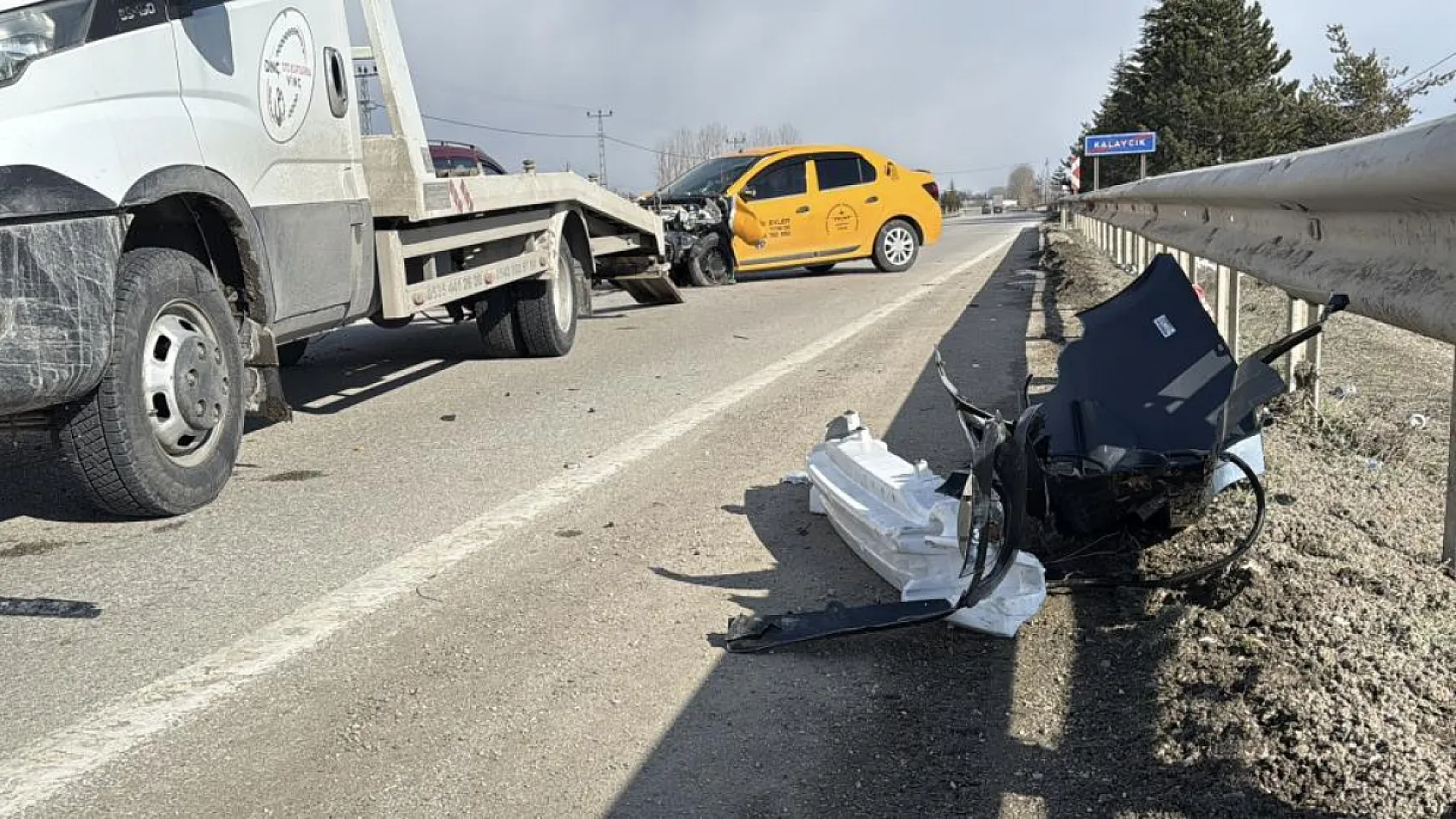 Kavşakta korkunç kaza: 5 kişi yaralandı