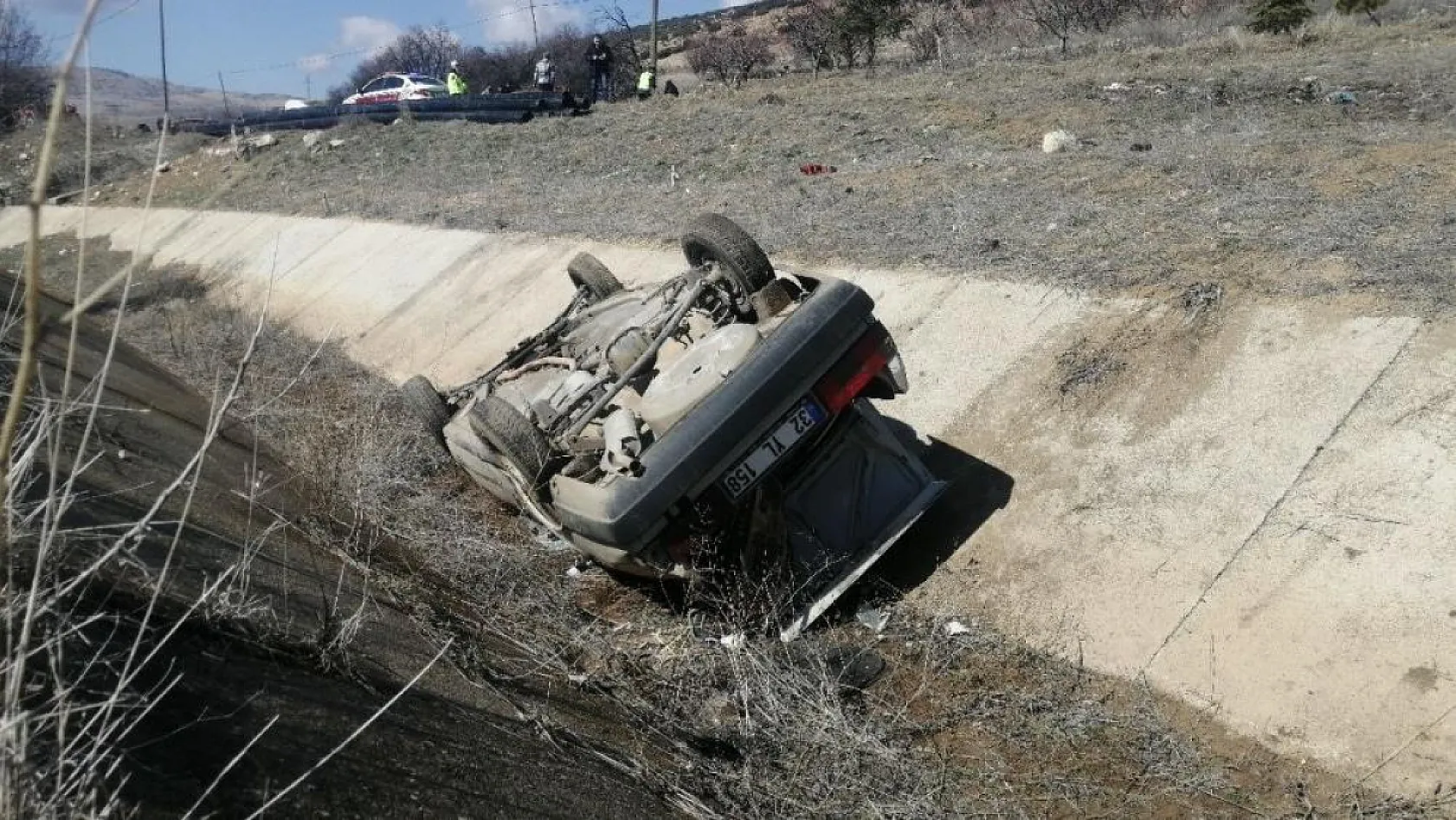 Otomobilin çarptığı yaya, sulama kanalına düşerek can verdi