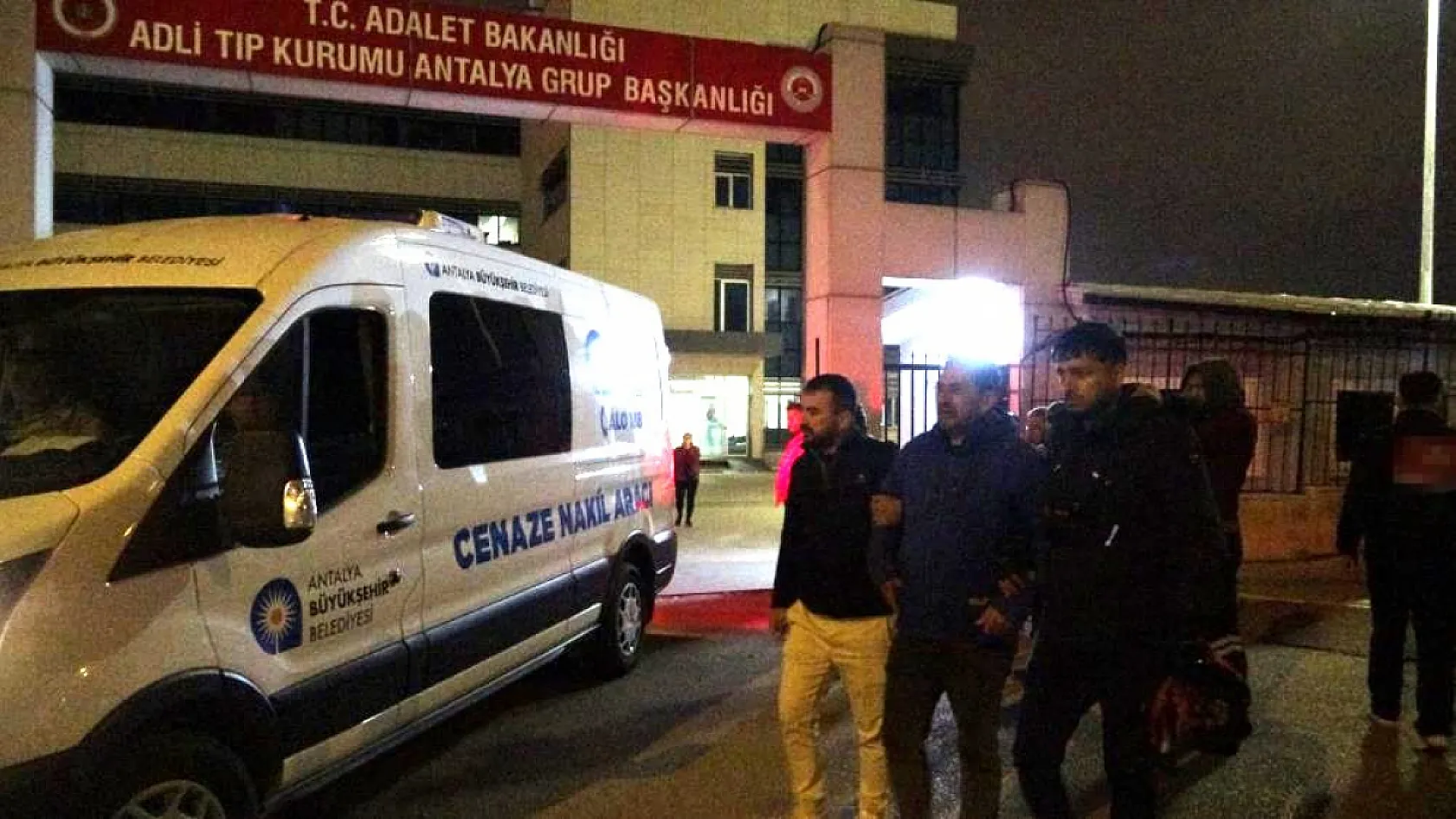Antalya'da motokuryenin ölüm haberi yürekleri dağladı! Düğün hazırlığı yapan genç hayatını kaybetti