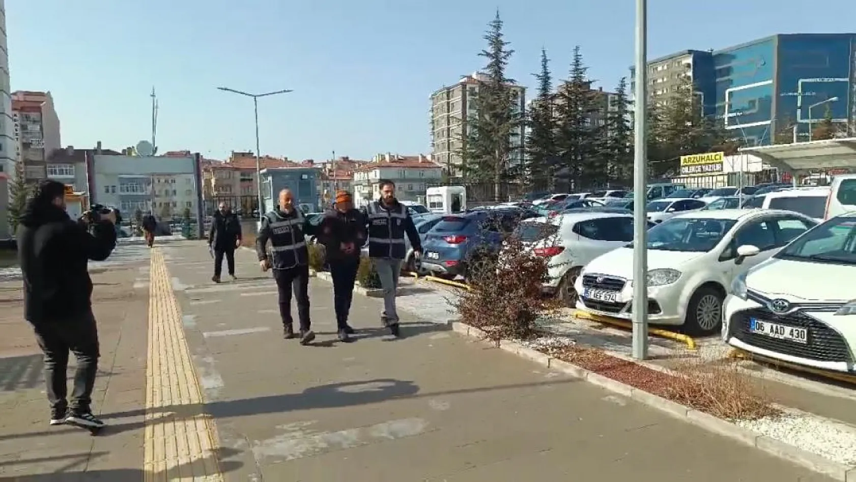 Doktoru bıçaklayan şüpheli: 'Bana yapay zeka yerleştirdi'