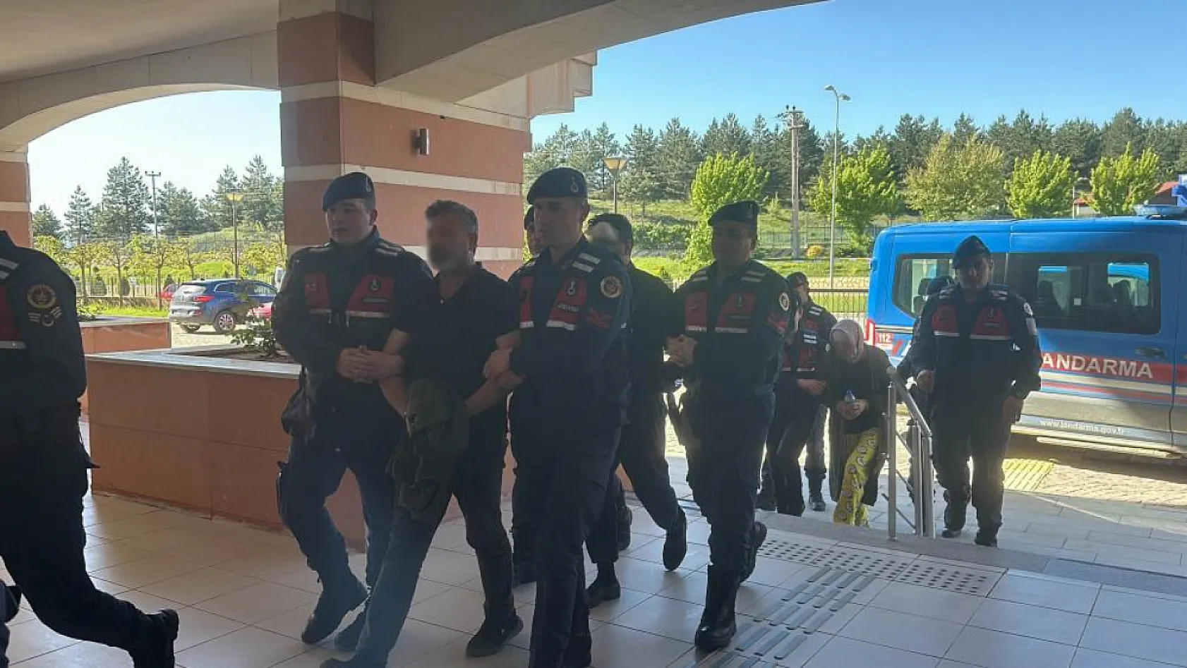 Kesik baş cinayetinde yargılama başladı: 'Muska yaptırarak beni kendisine bağlattı'