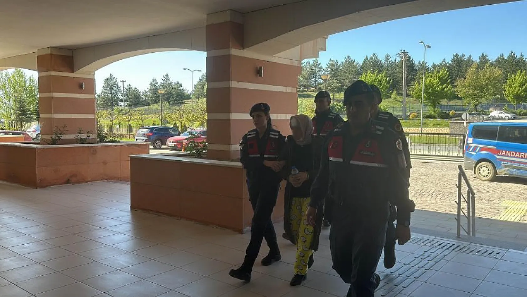 Kesik baş cinayetinde yargılama başladı: 'Muska yaptırarak beni kendisine bağlattı'