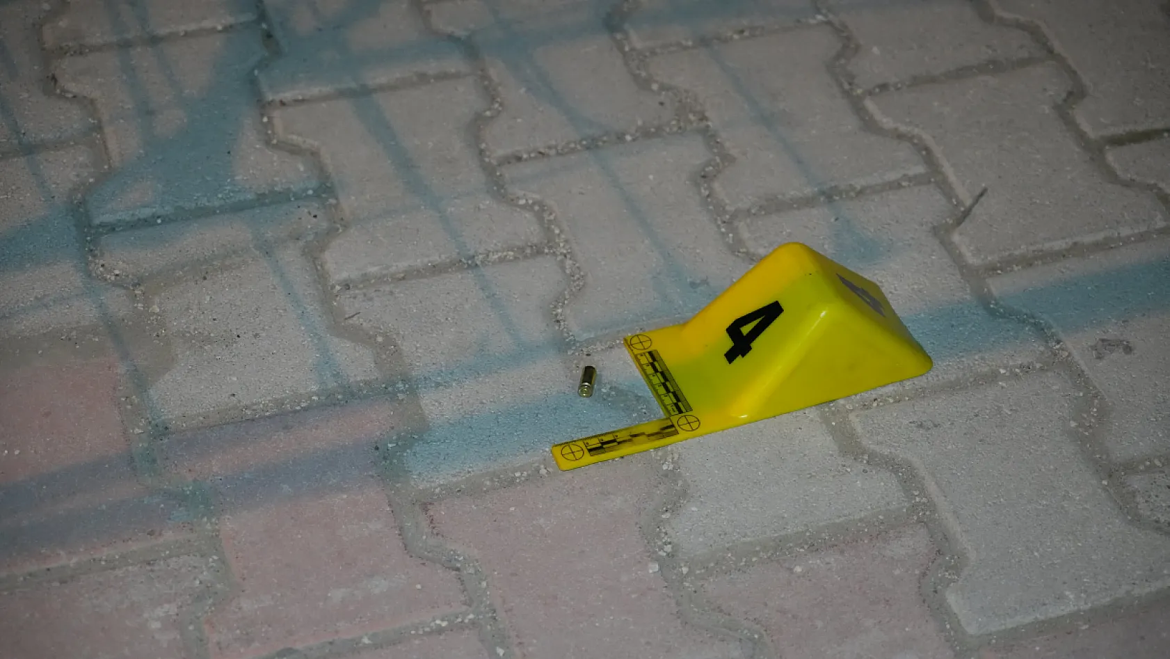 Oğlunun iş yerinde çalışanlarla tartıştı, havaya ateş açtı