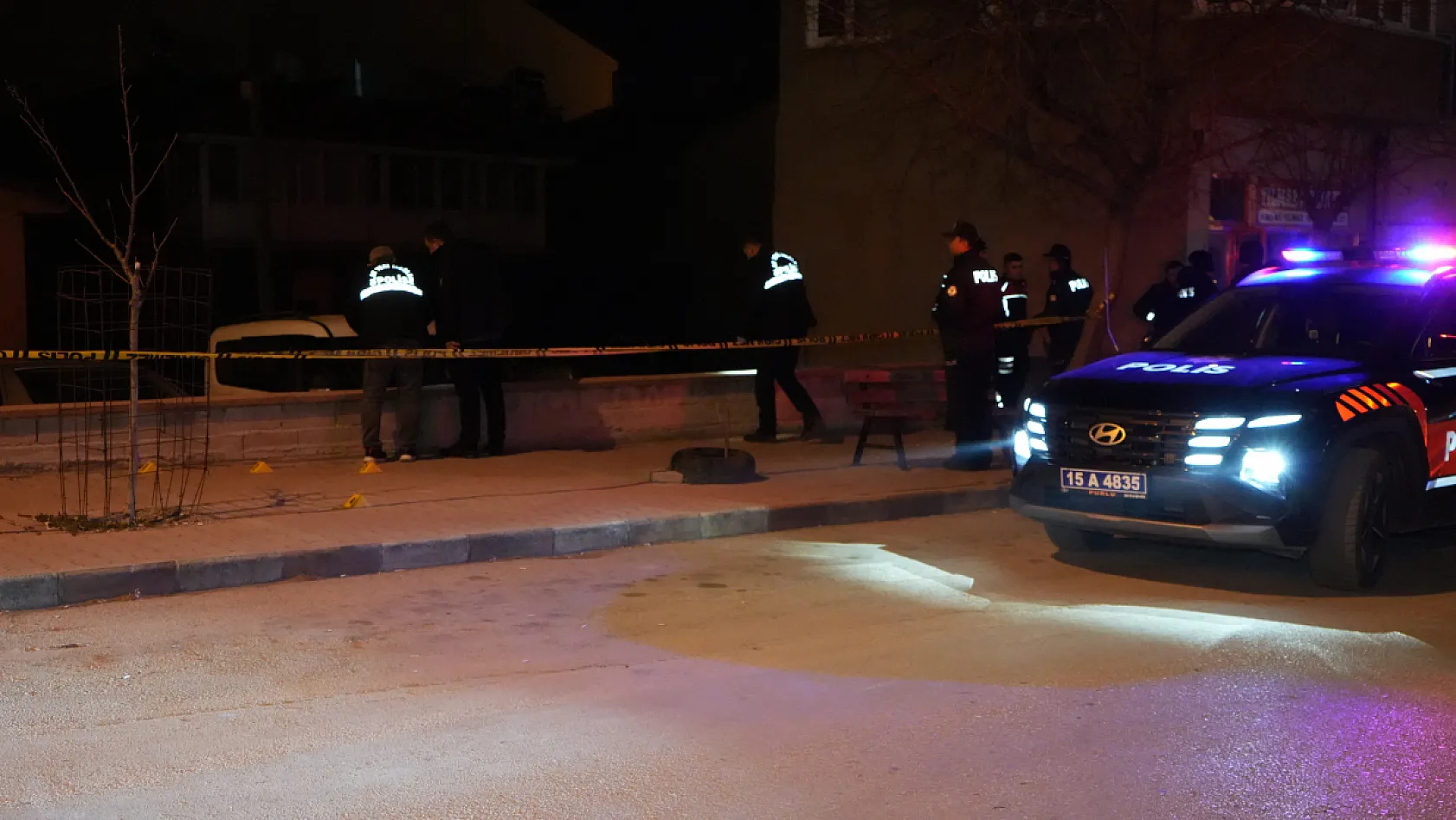 Oğlunun iş yerinde çalışanlarla tartıştı, havaya ateş açtı