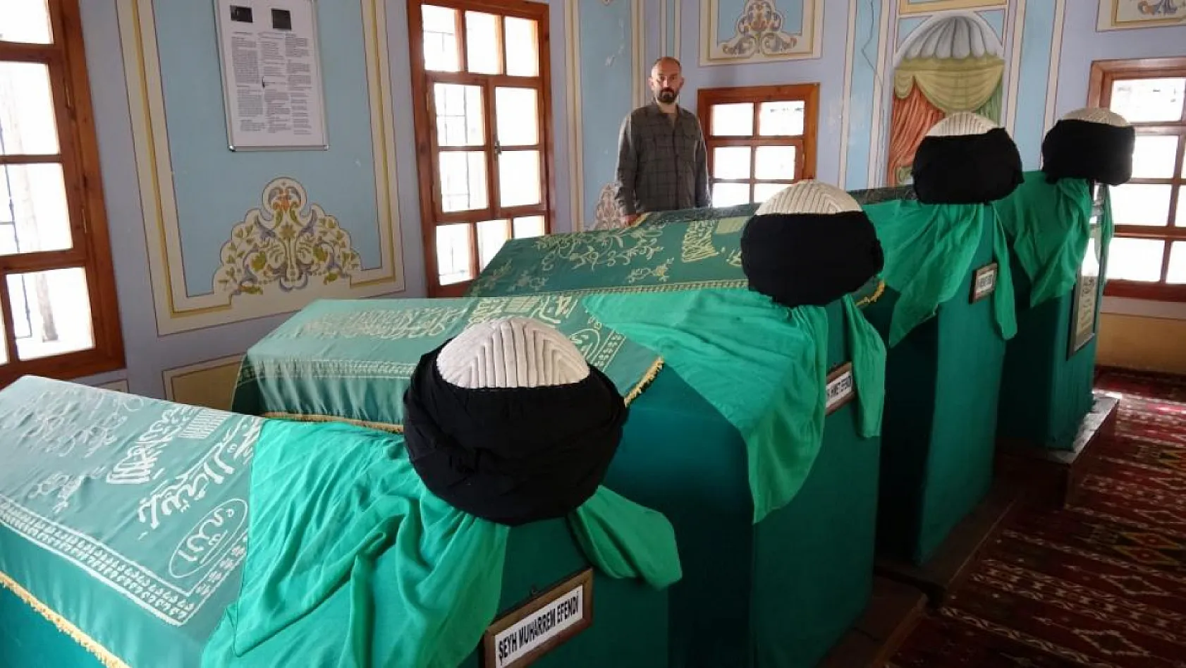 195 yıllık tarihi cami halvet odalarıyla dikkat çekiyor