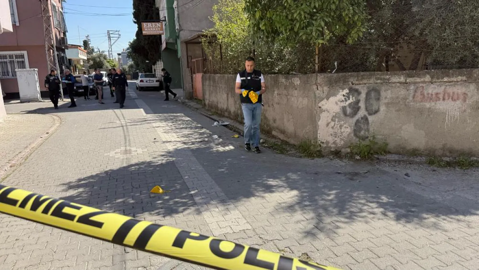 Boşanma aşamasındaki damat, kayınbiraderini öldürüp kayınvalidesini ve kayınbabasını yaraladı