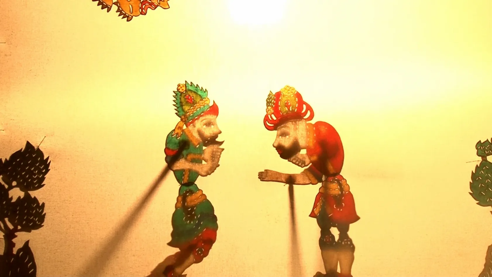 Karagöz ve Hacivat'a ömrünü adadı, gölge oyunlarını gelecek nesillere aktarıyor