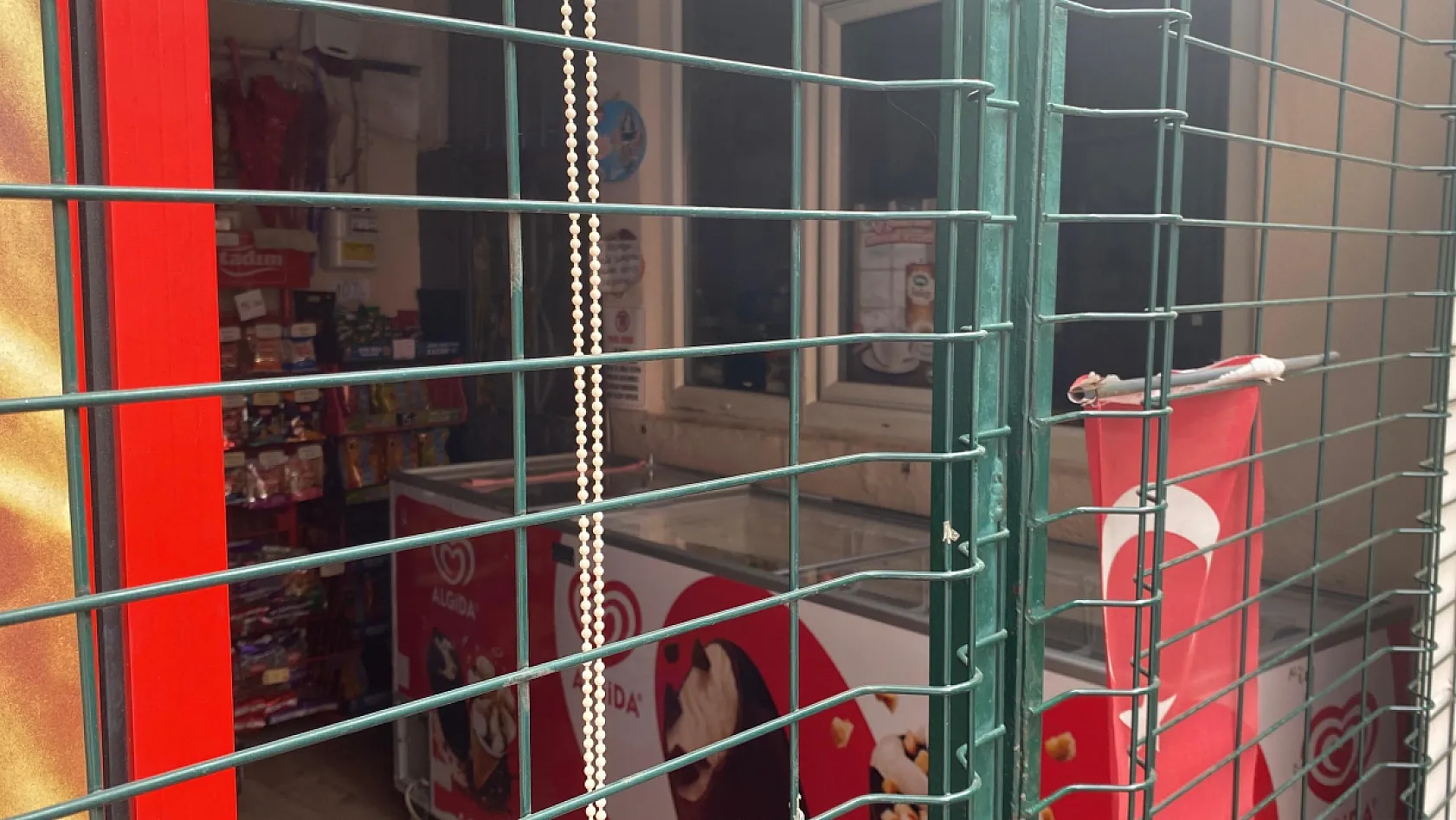 Minikler önce çaldılar, sonra pişman oldular