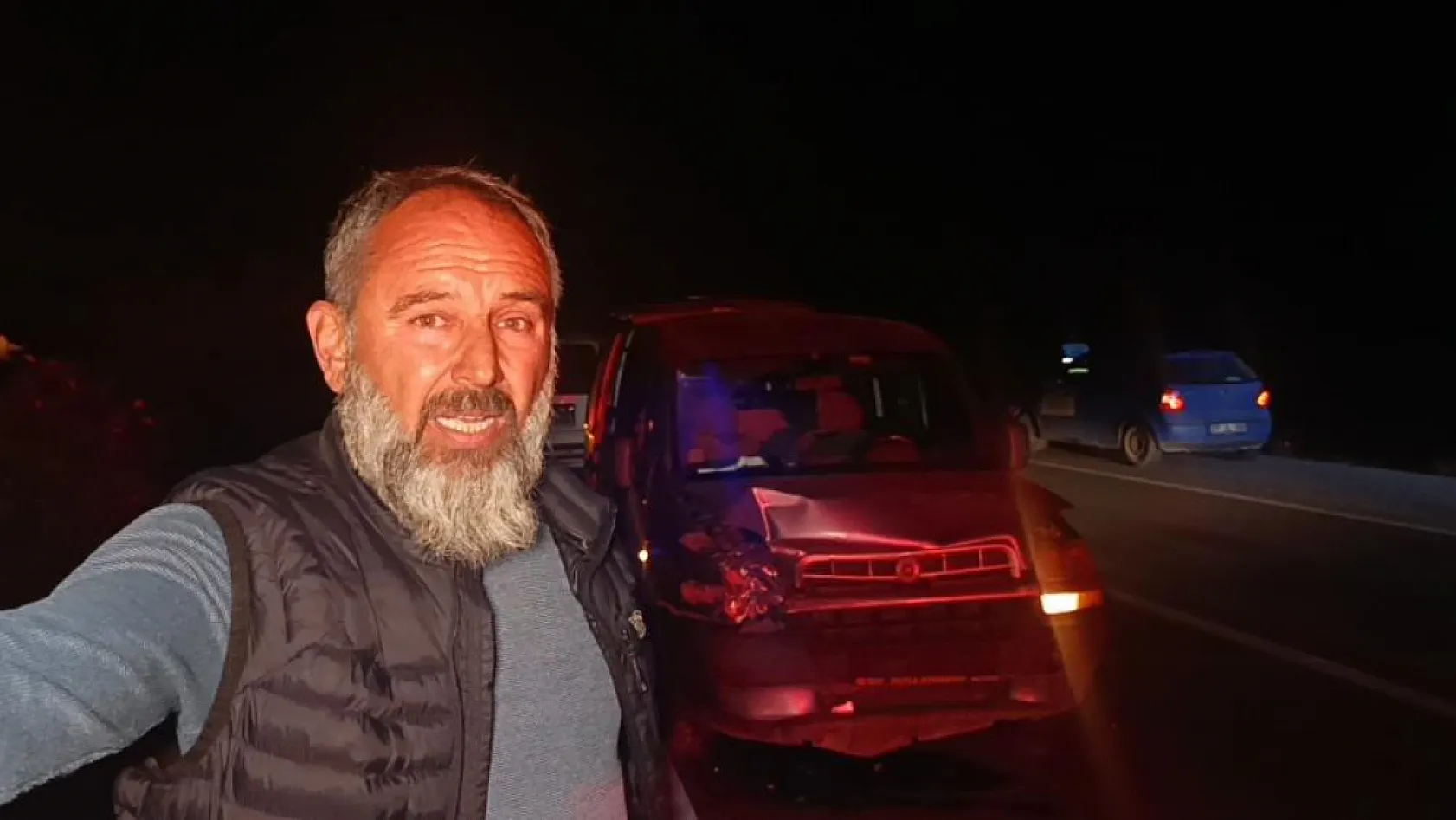 Kaza yapan araca yardım için durdu, arkadan motosiklet çarptı: 5 yaralı