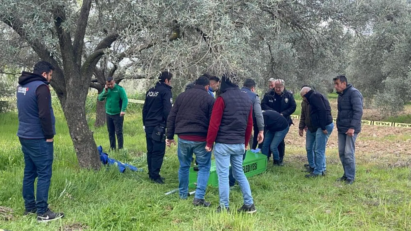 Trafik kazasında kızını kaybeden adam zeytin bahçesinde canına kıydı