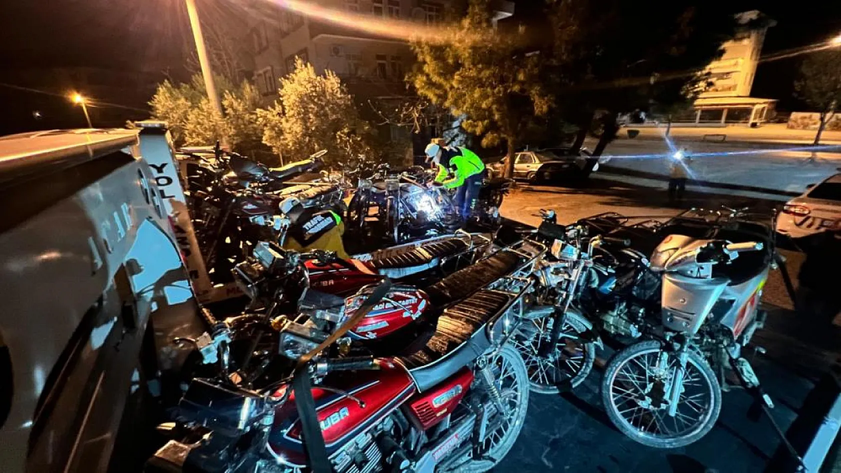 Sosyal medyada anlaştılar, yarışa çıkamadan yakalandılar